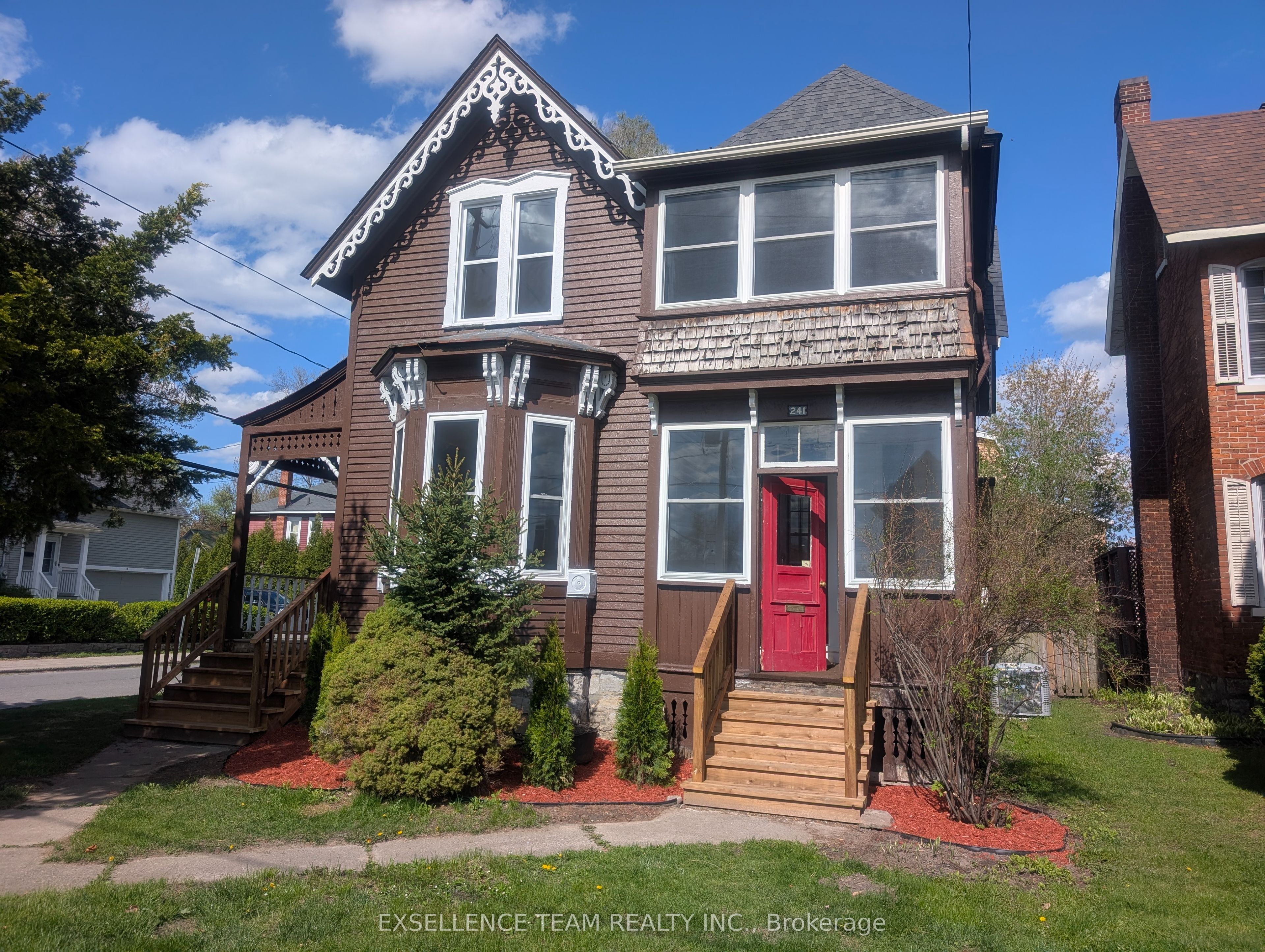 241 Sydney Street, Cornwall, ON K6H 3R3 photo 2
