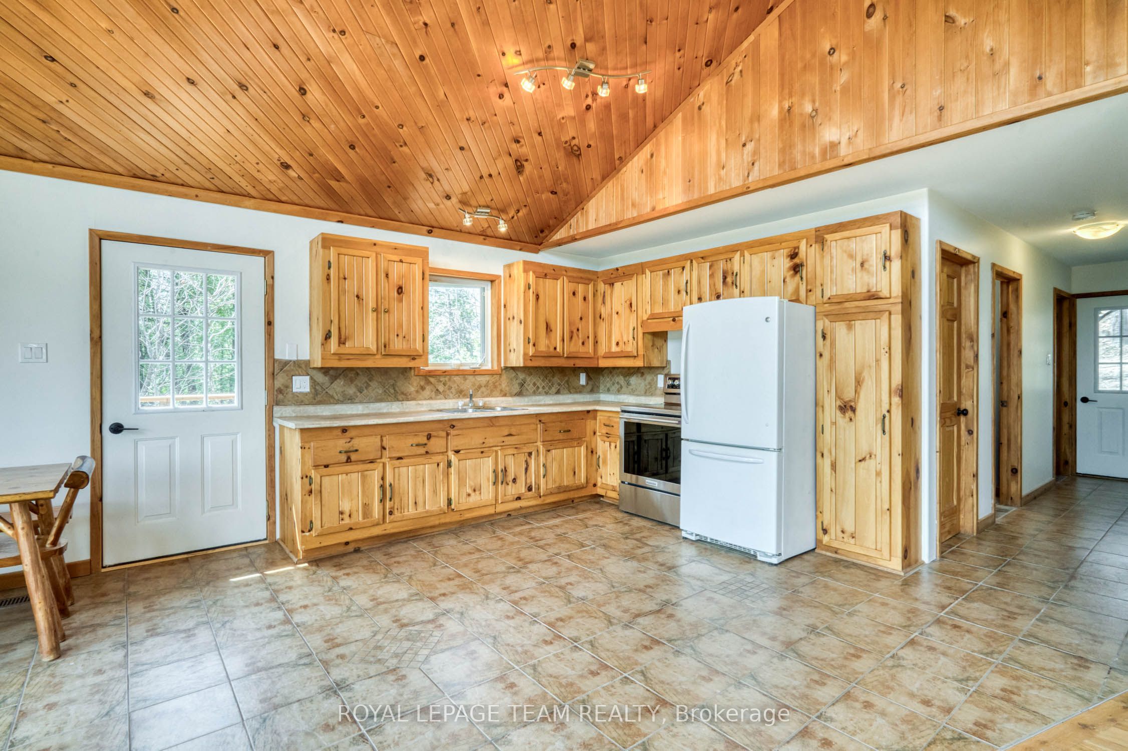 1139 B North Shore Estates Lane N, Frontenac, ON K0H 2J0 photo 4