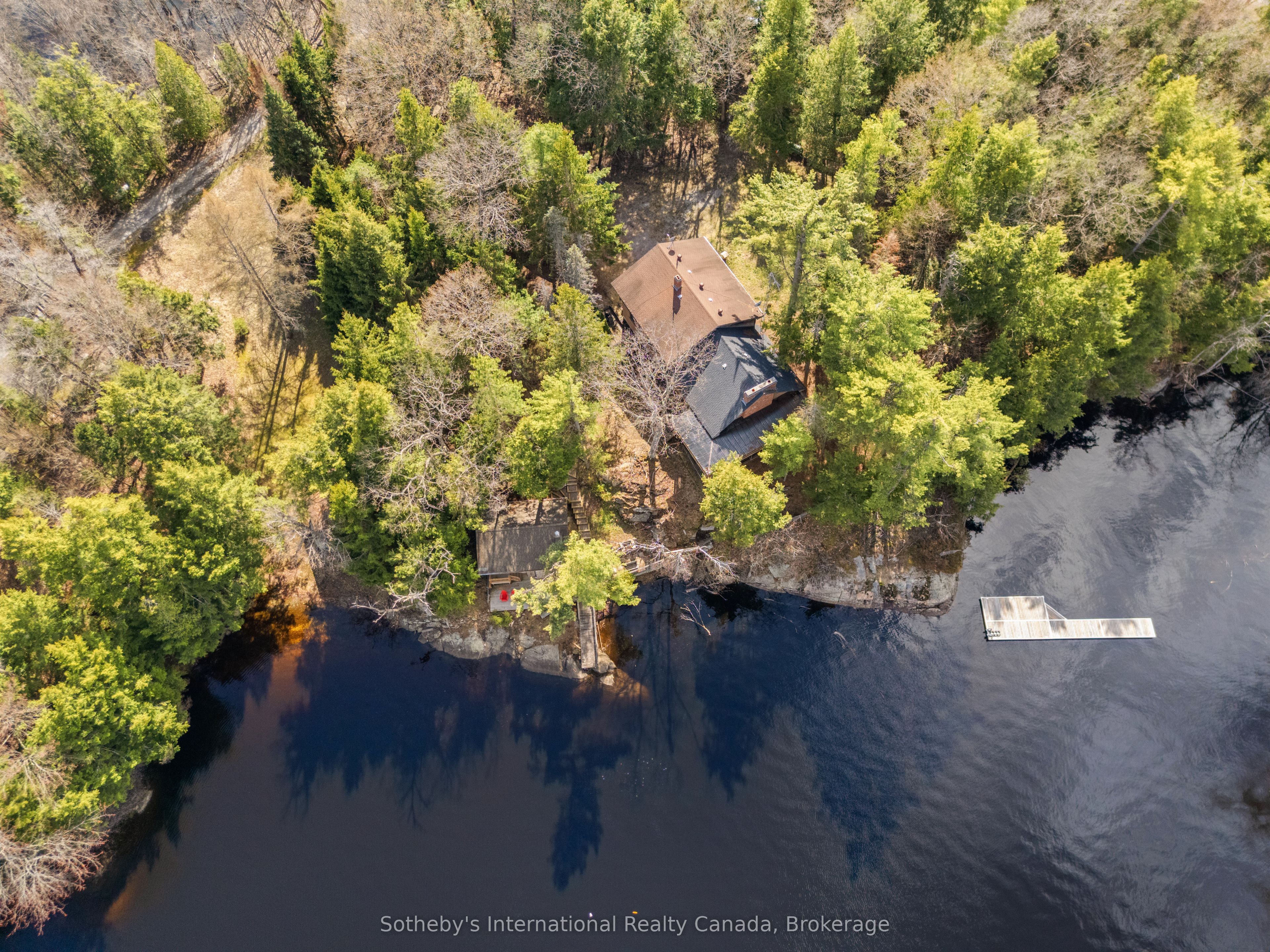88 Causeway Road, Georgian Bay, ON L0K 1S0