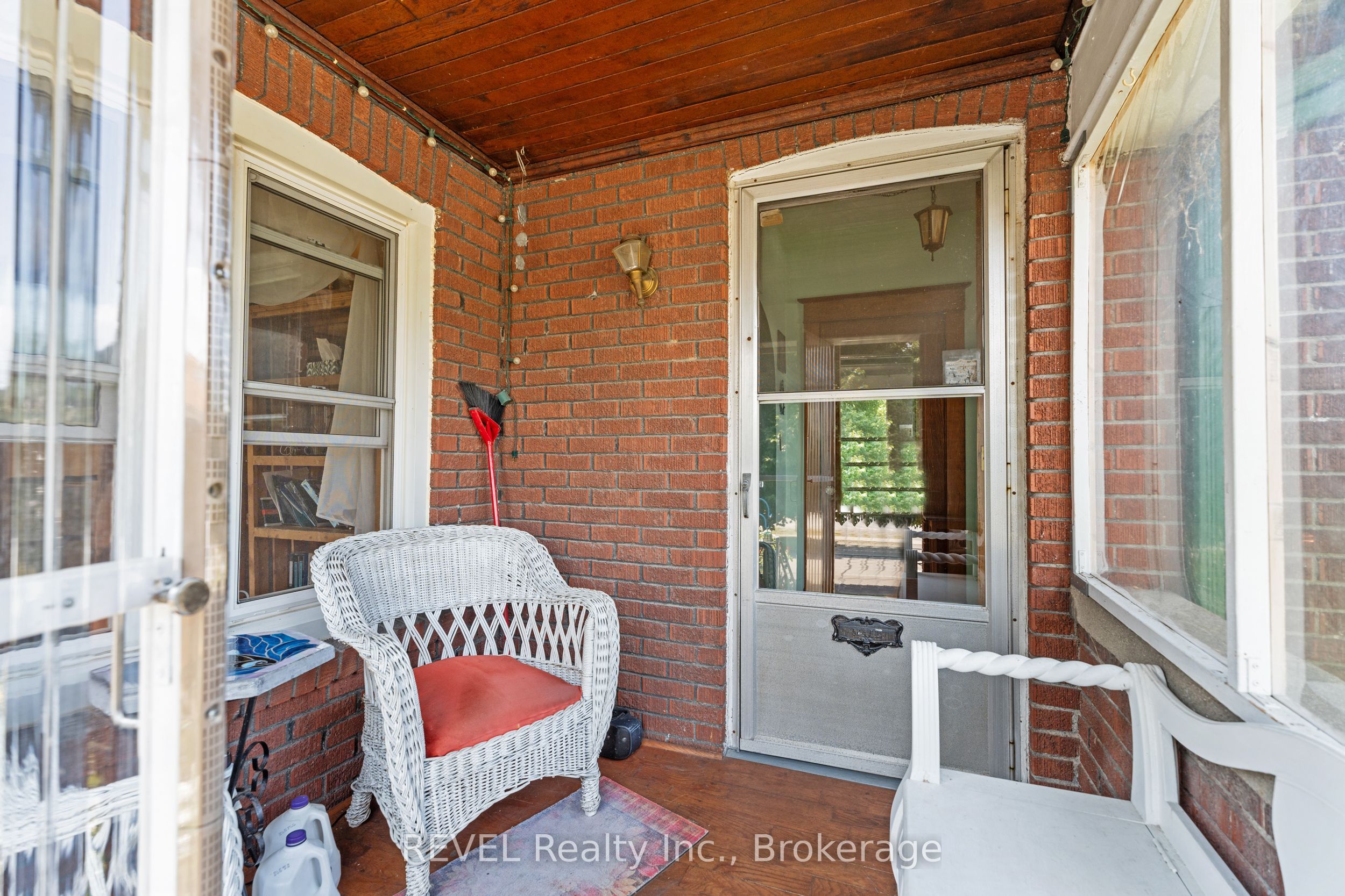 208 NORTH Street, Fort Erie, ON L2A 3R8 photo 5