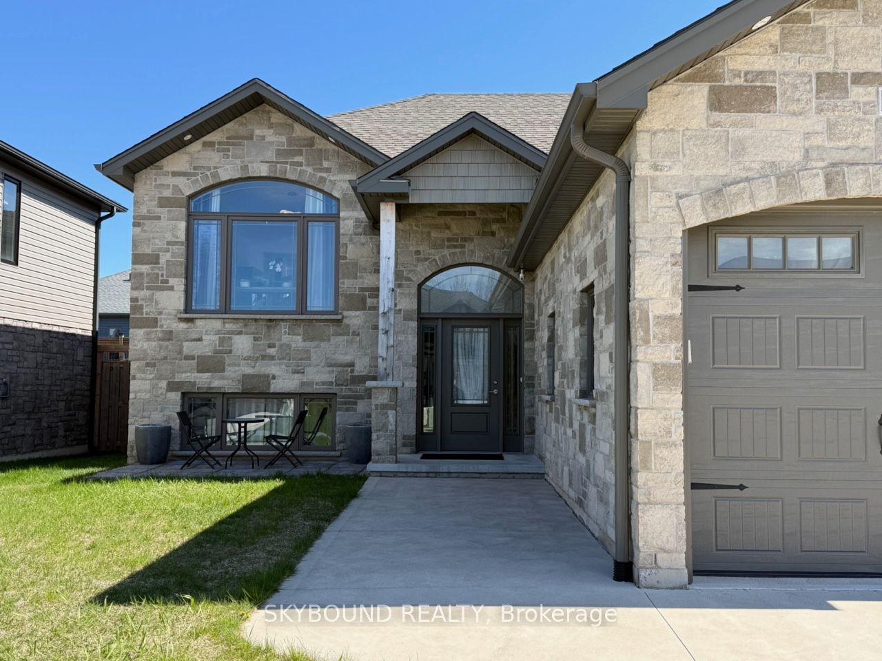 421 Buckby Lane, Saugeen Shores, ON N0H 2C1 photo 2