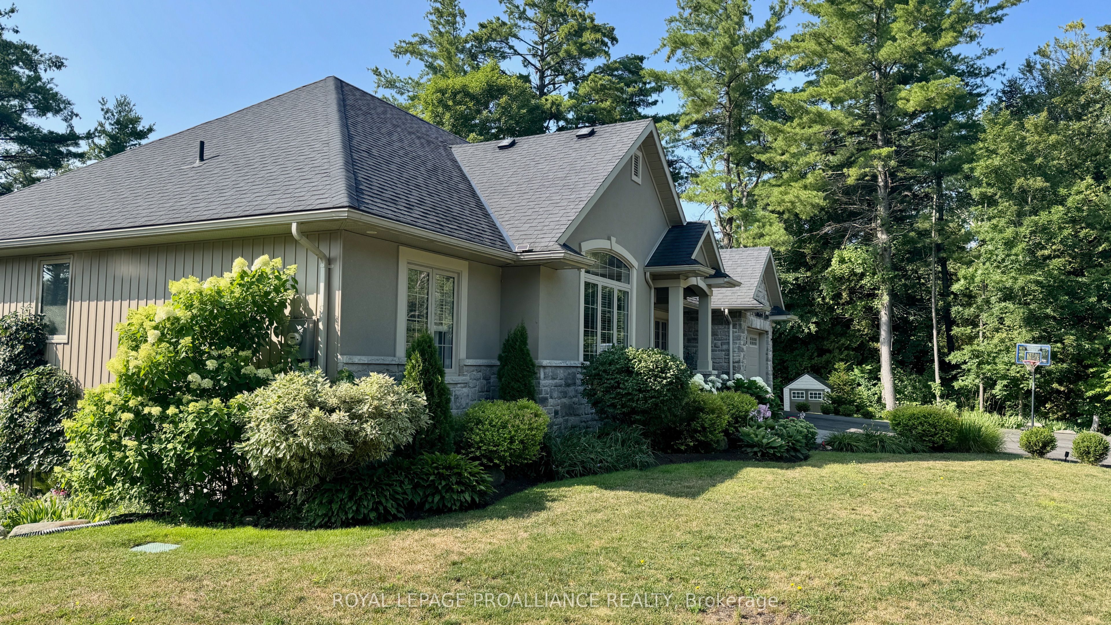 1 Cardinal Court, Quinte West, ON K8V 5P6 photo 4