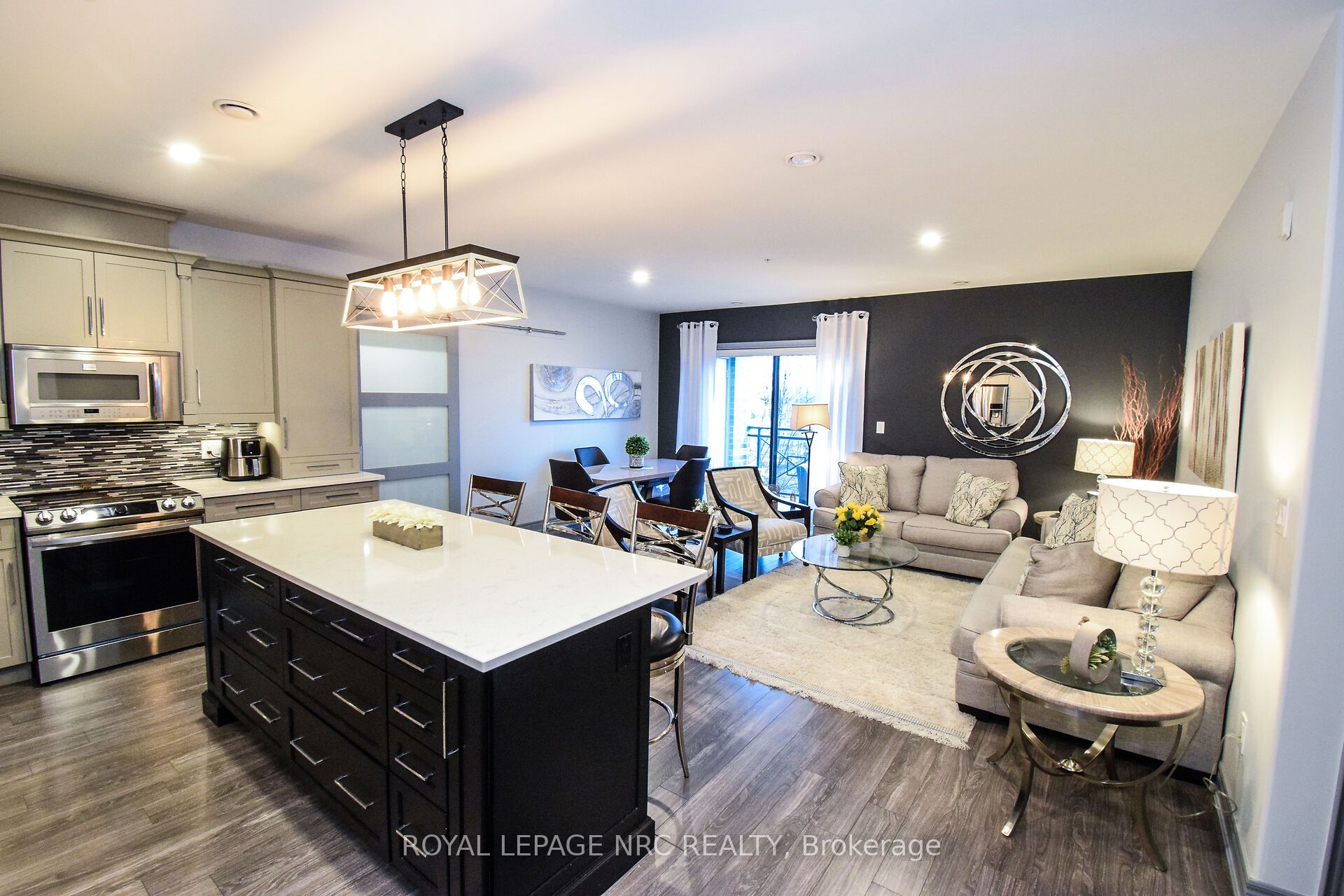 379 Scott Street 305, St. Catharines, ON L2M 3W2 photo 3