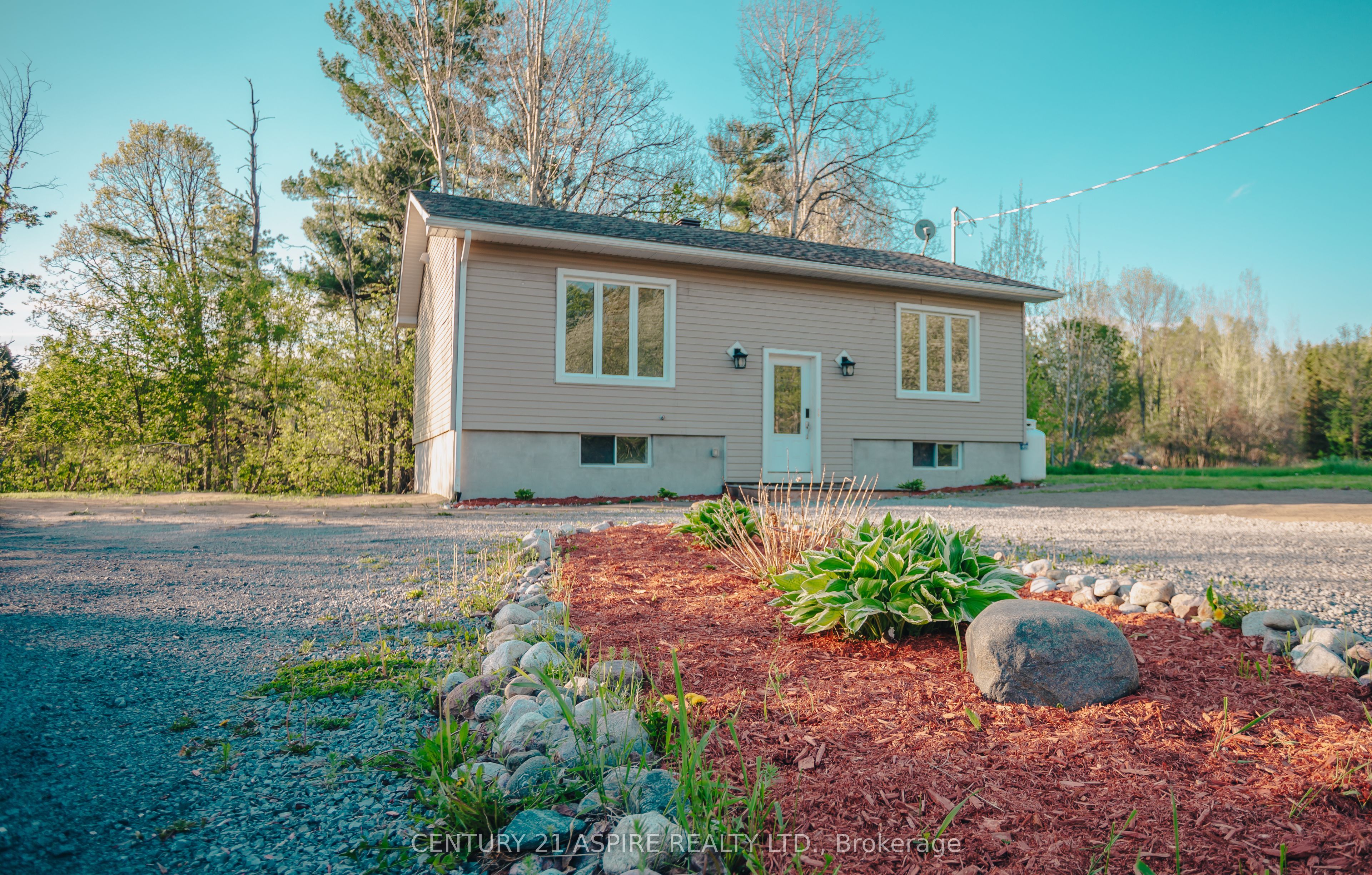 84 Sandy Beach Road, Laurentian Valley, ON K8A 6W8 photo 2
