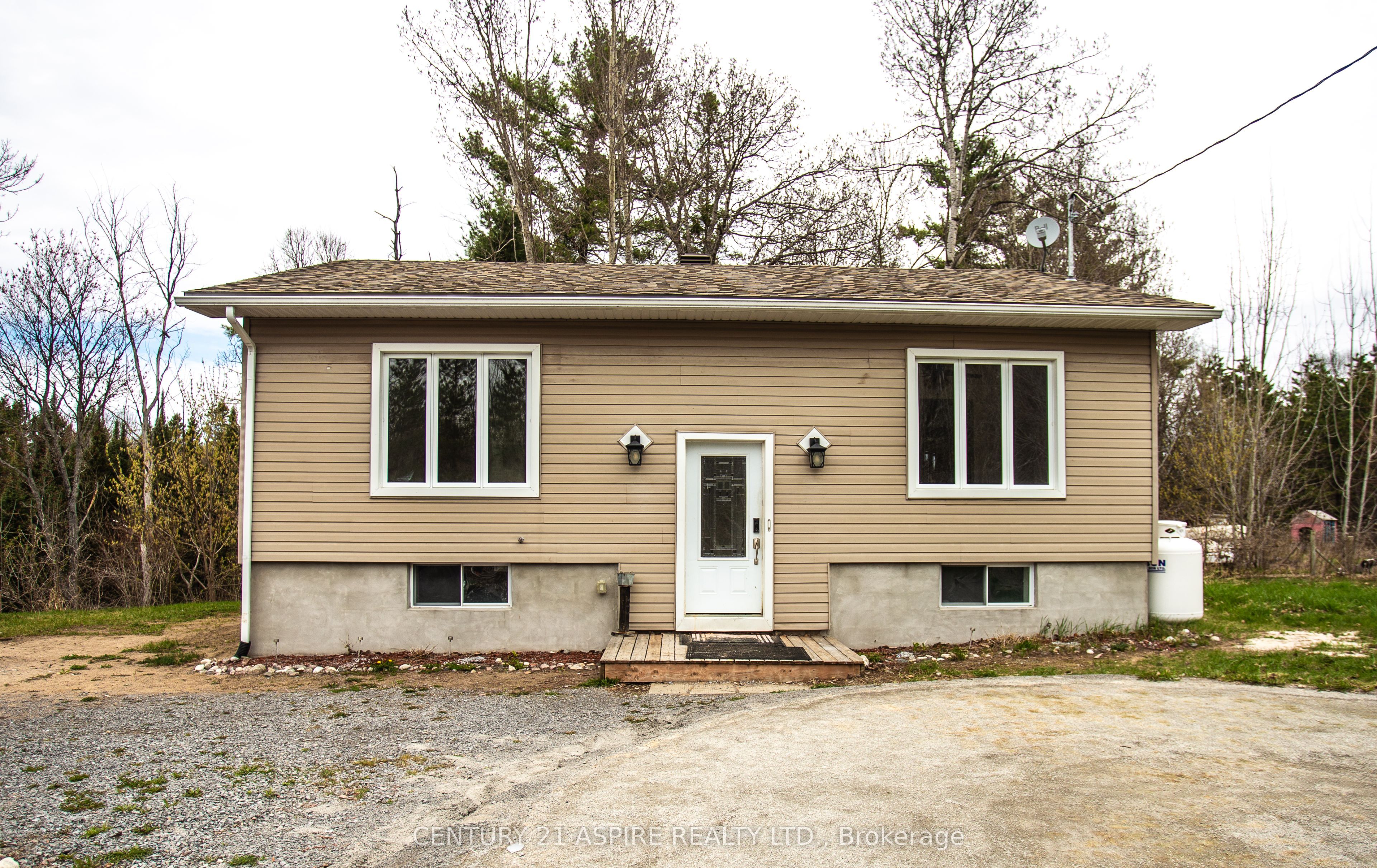84 Sandy Beach Road, Laurentian Valley, ON K8A 6W8 photo 4