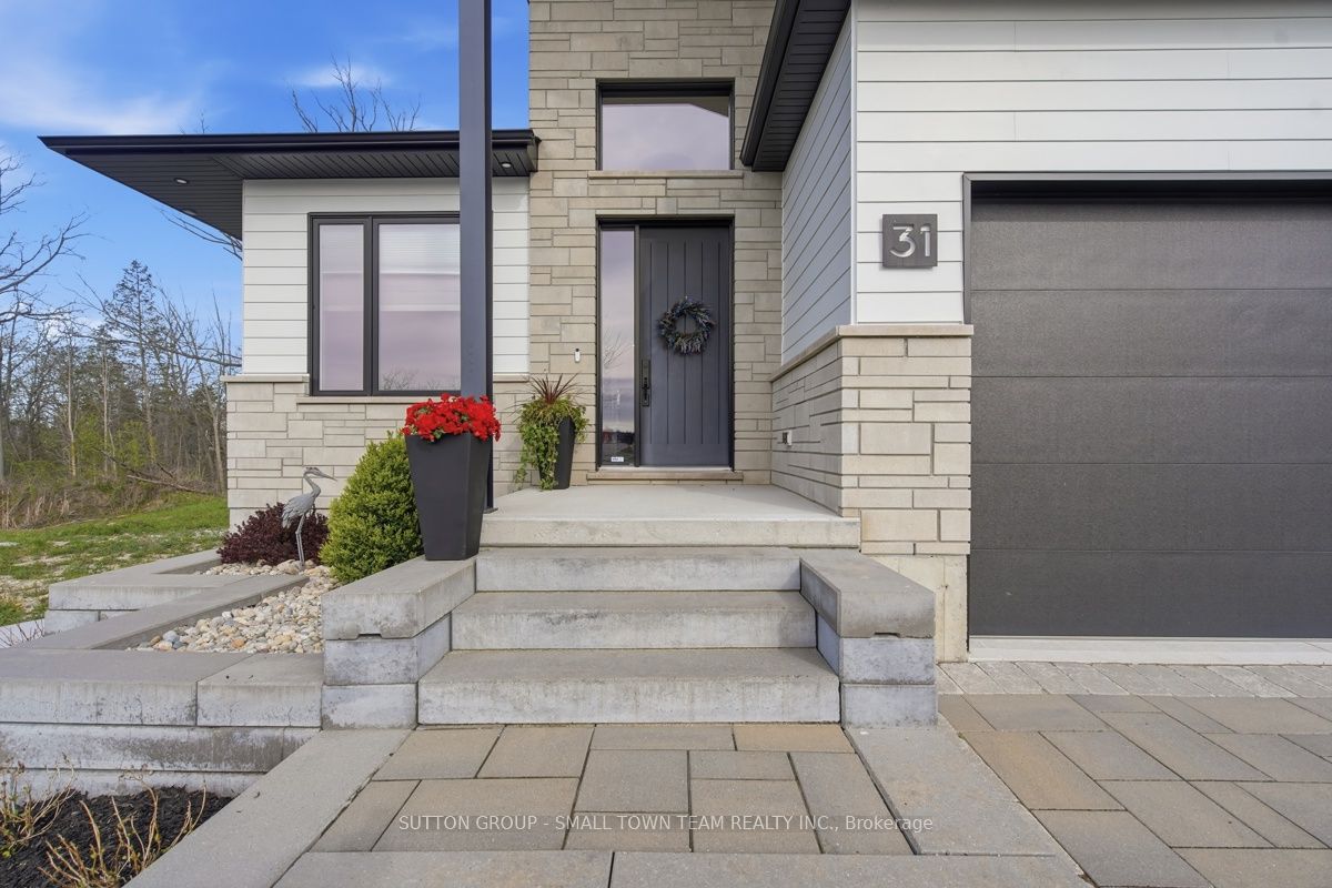 31 CREEK SIDE Place, Lambton Shores, ON N0M 1T0 photo 3