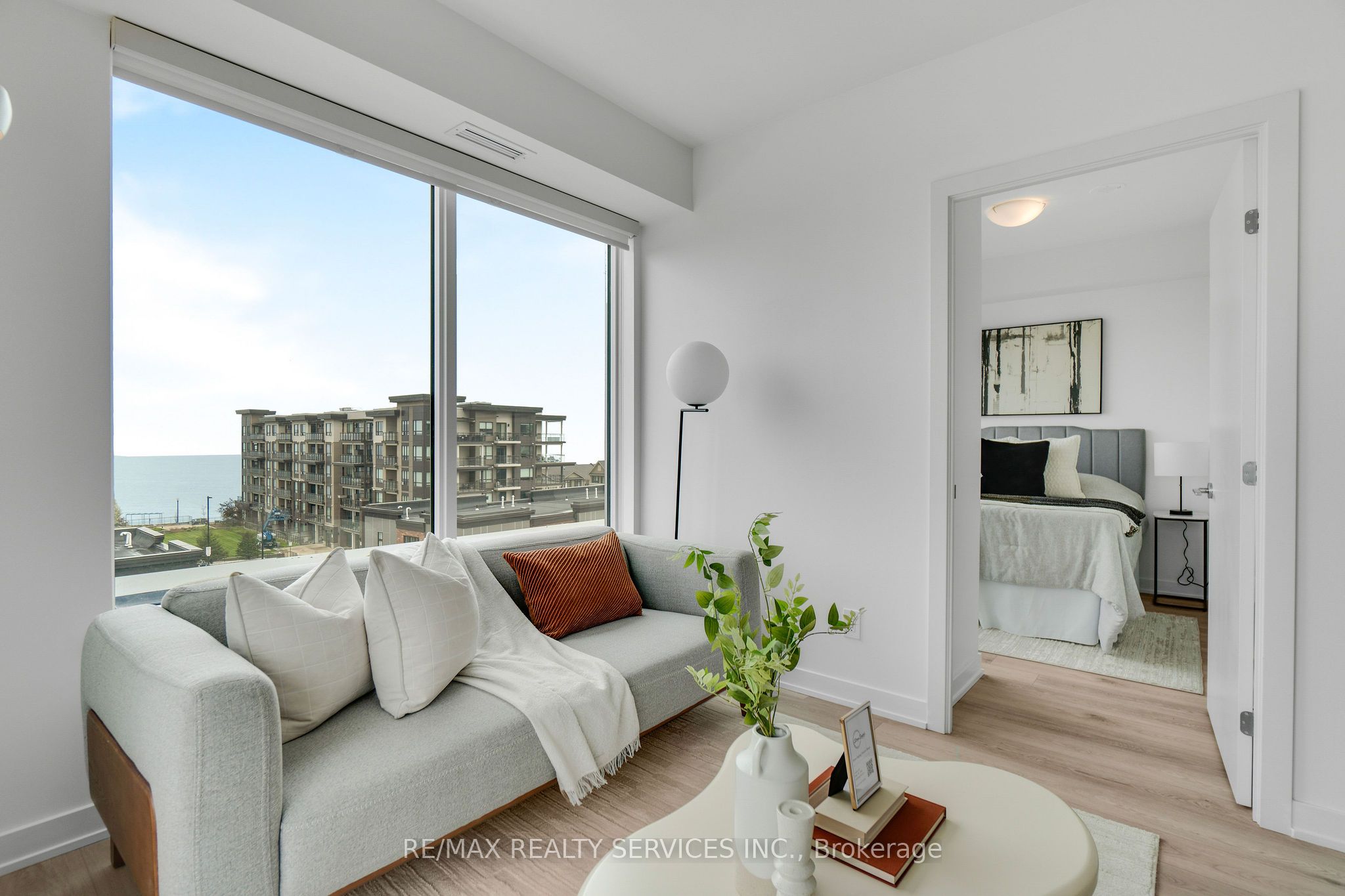 385 Winston Road 505, Grimsby, ON L3M 4E8 photo 4