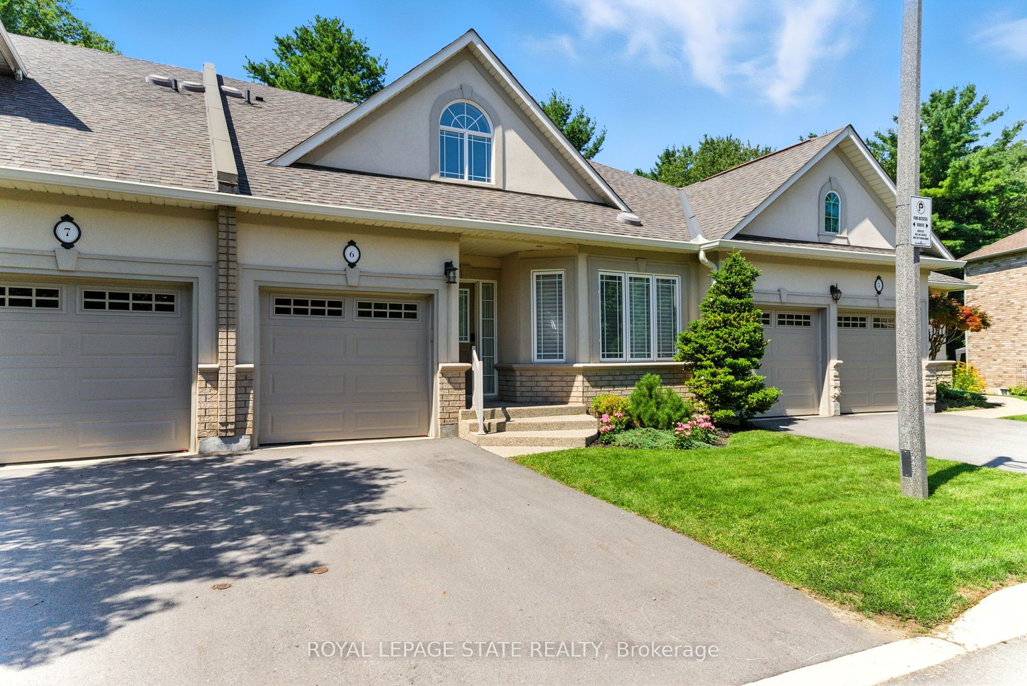 40 Wesleyan Court 6, Hamilton, ON L9G 5C7