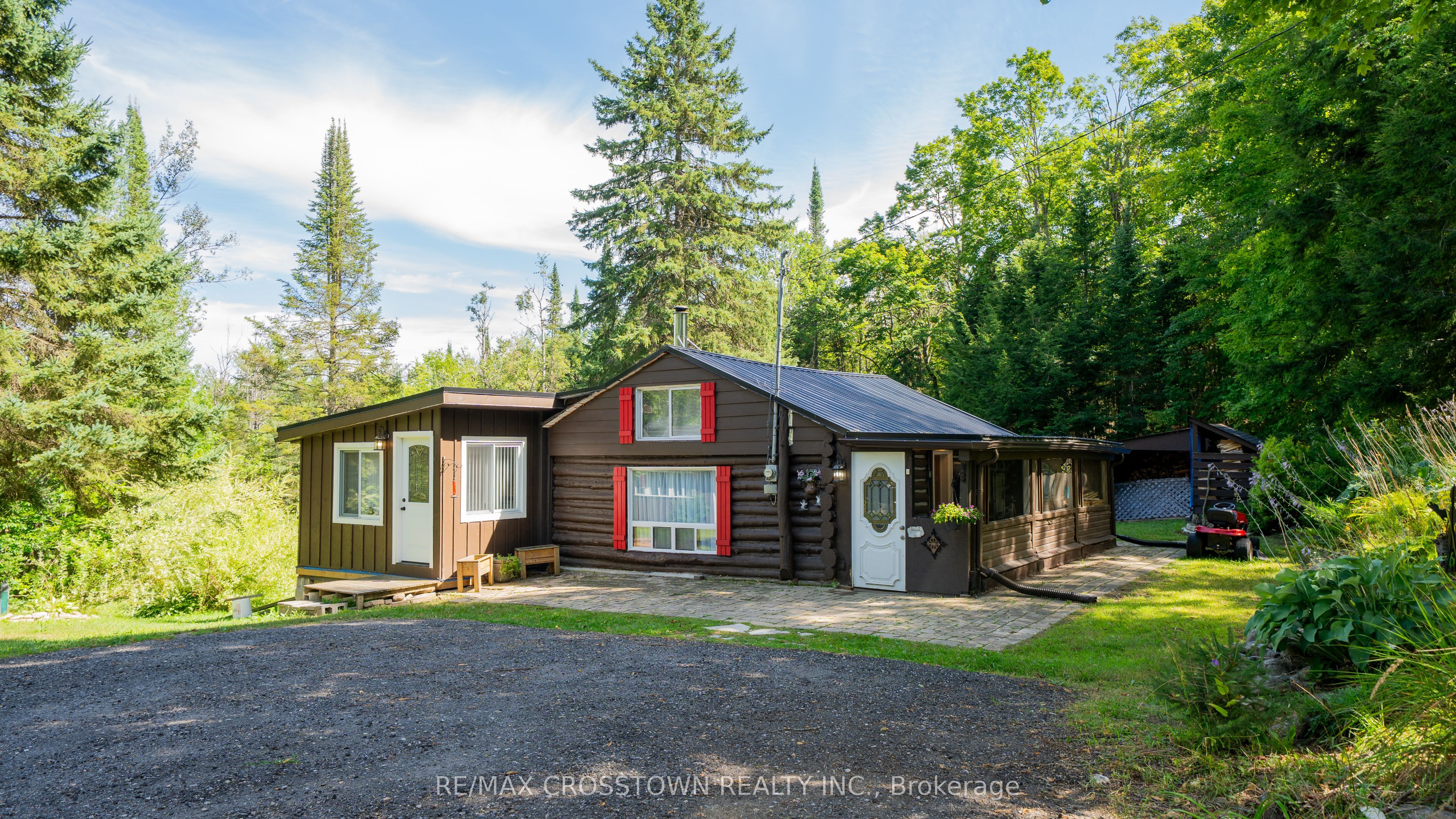 1161 Uffington Road, Bracebridge, ON P1L 1X1