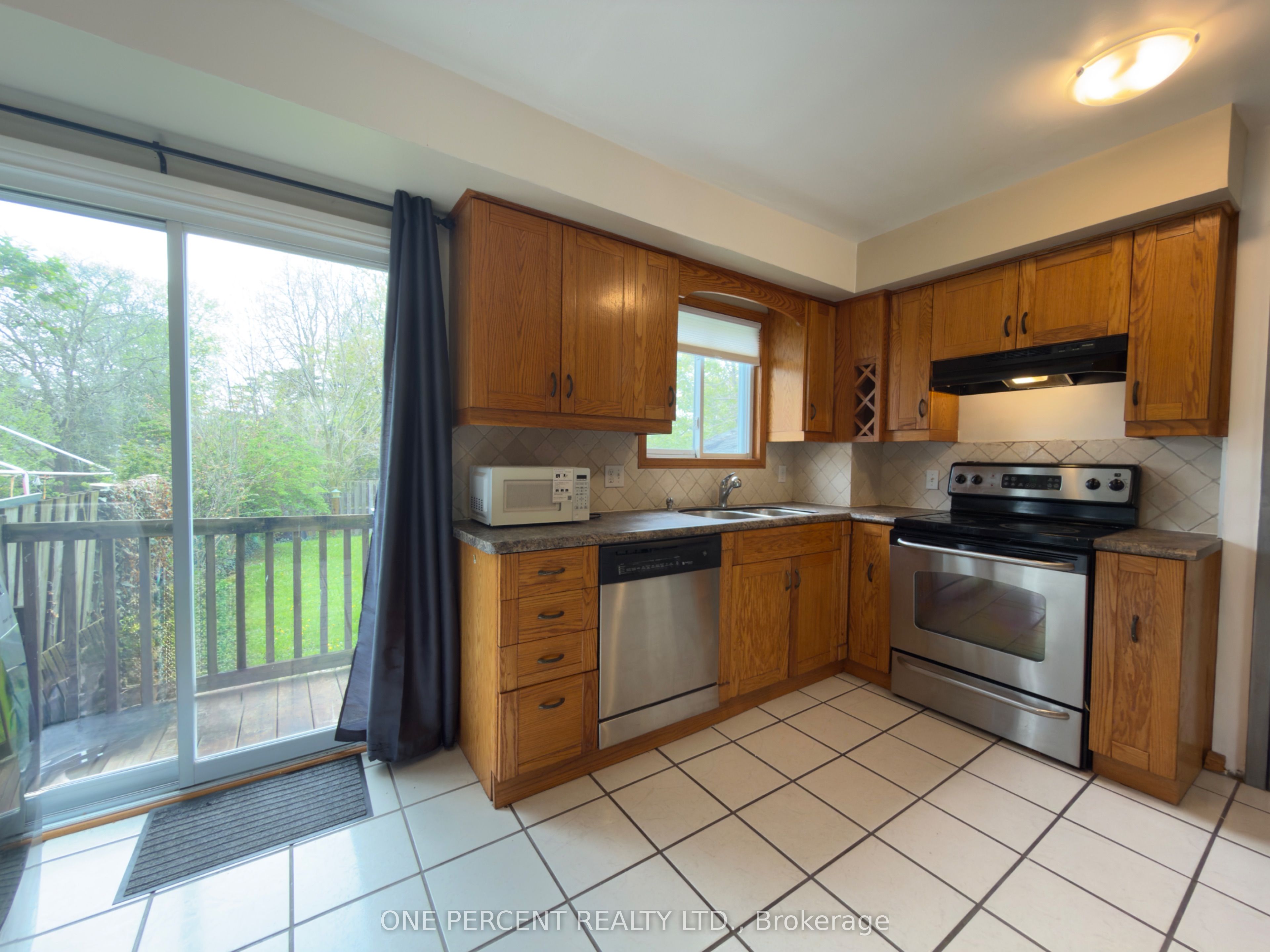 99 Louth Street, St. Catharines, ON L2S 2T7 photo 3