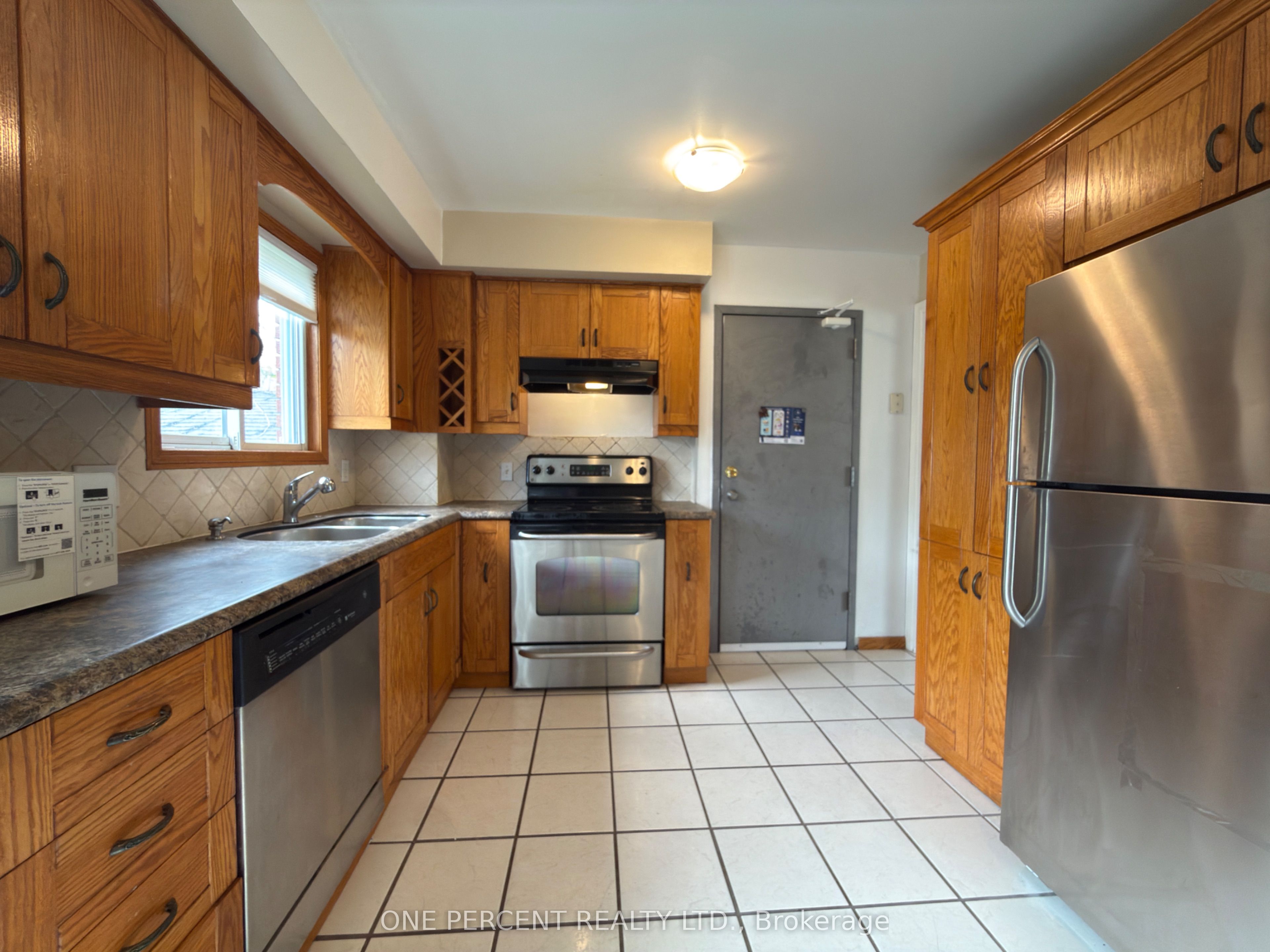99 Louth Street, St. Catharines, ON L2S 2T7 photo 4