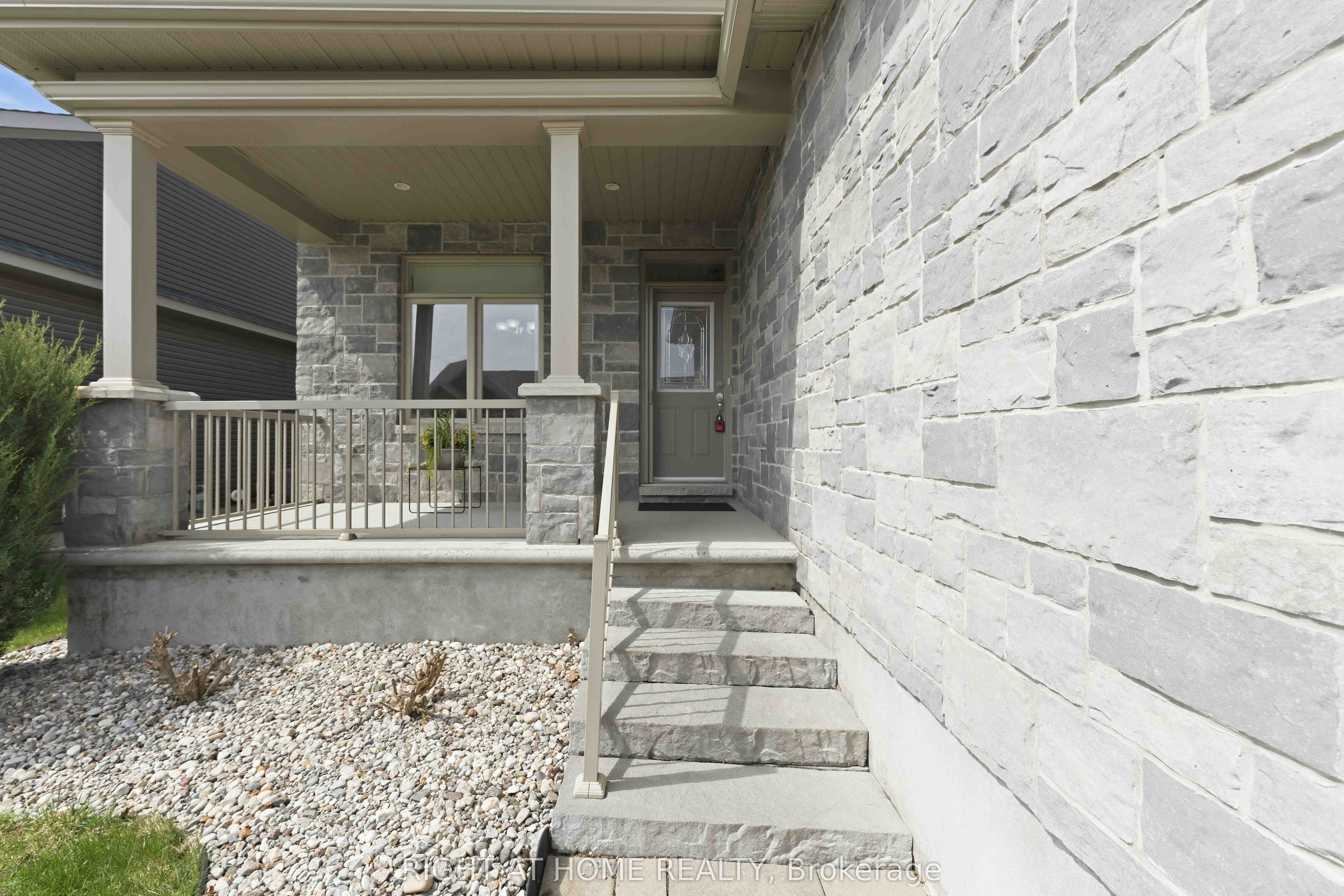 259 Shinny Avenue, Kanata, ON K2V 0B9 photo 3