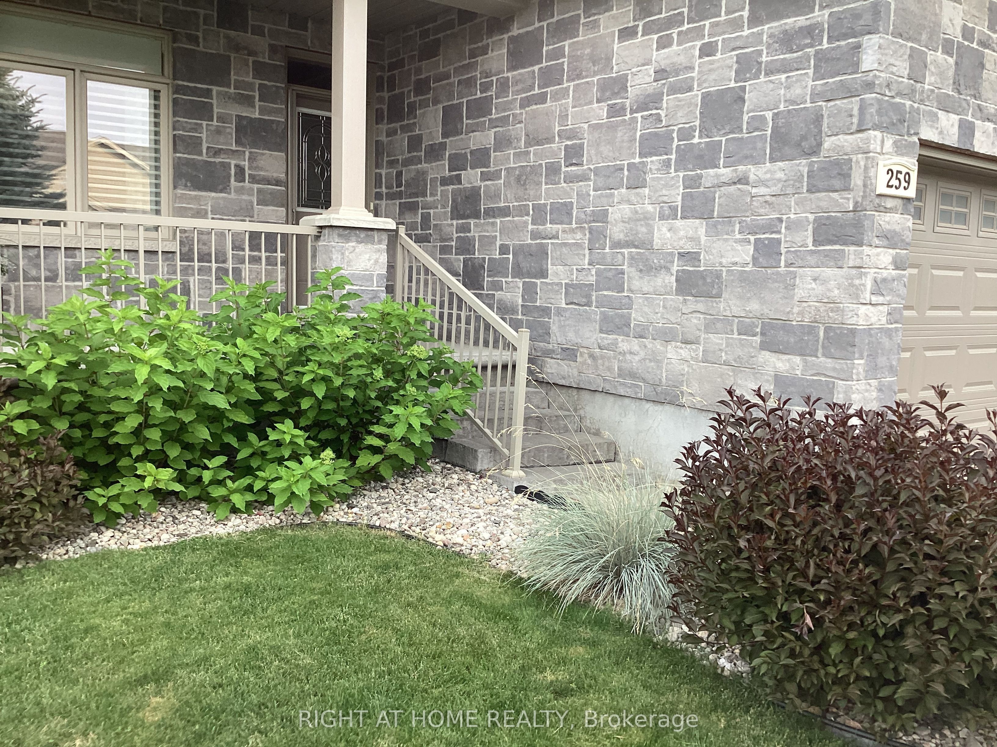 259 Shinny Avenue, Kanata, ON K2V 0B9 photo 4