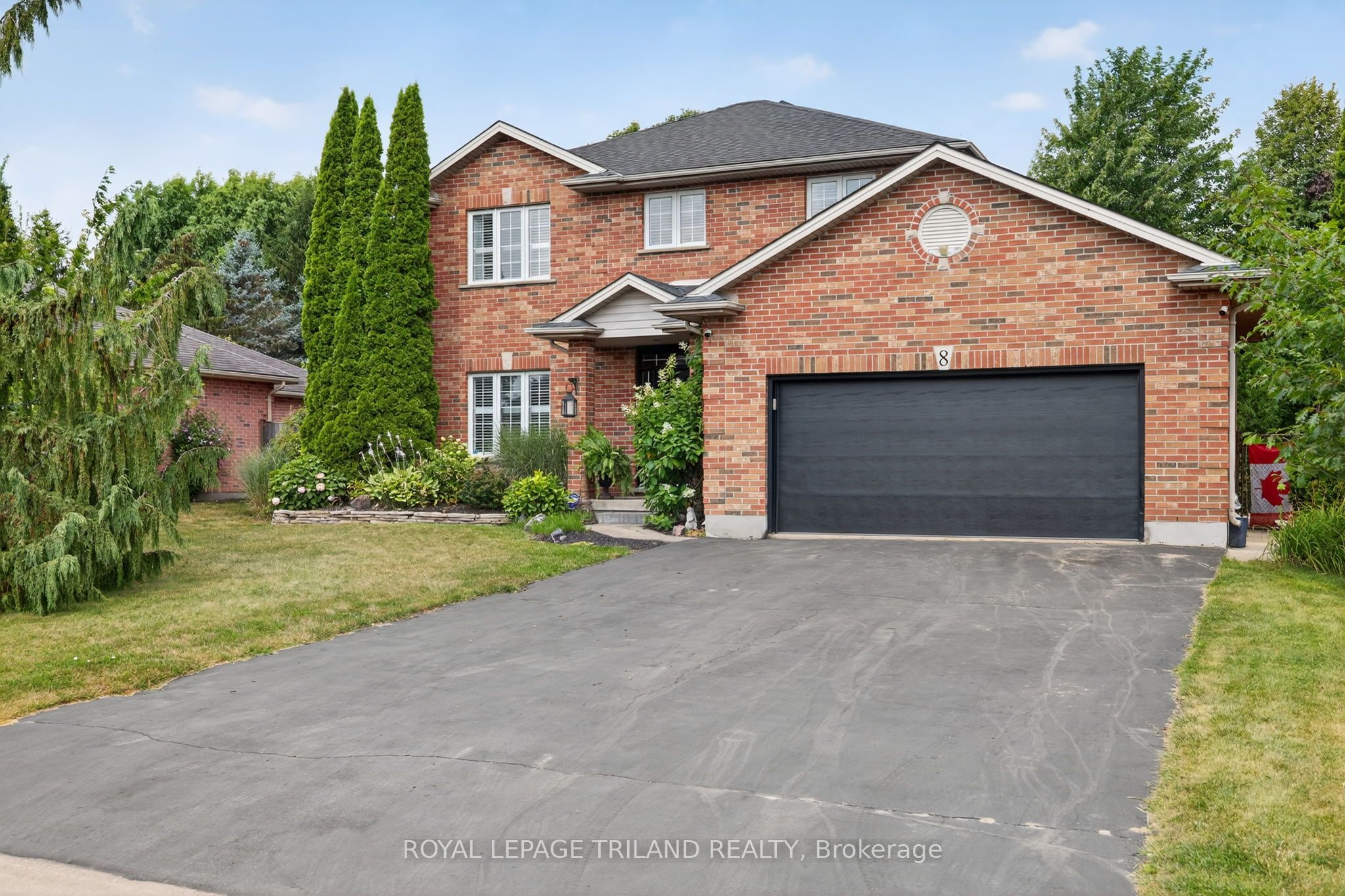 8 Wingreen Lane, Middlesex Centre, ON N0L 1R0