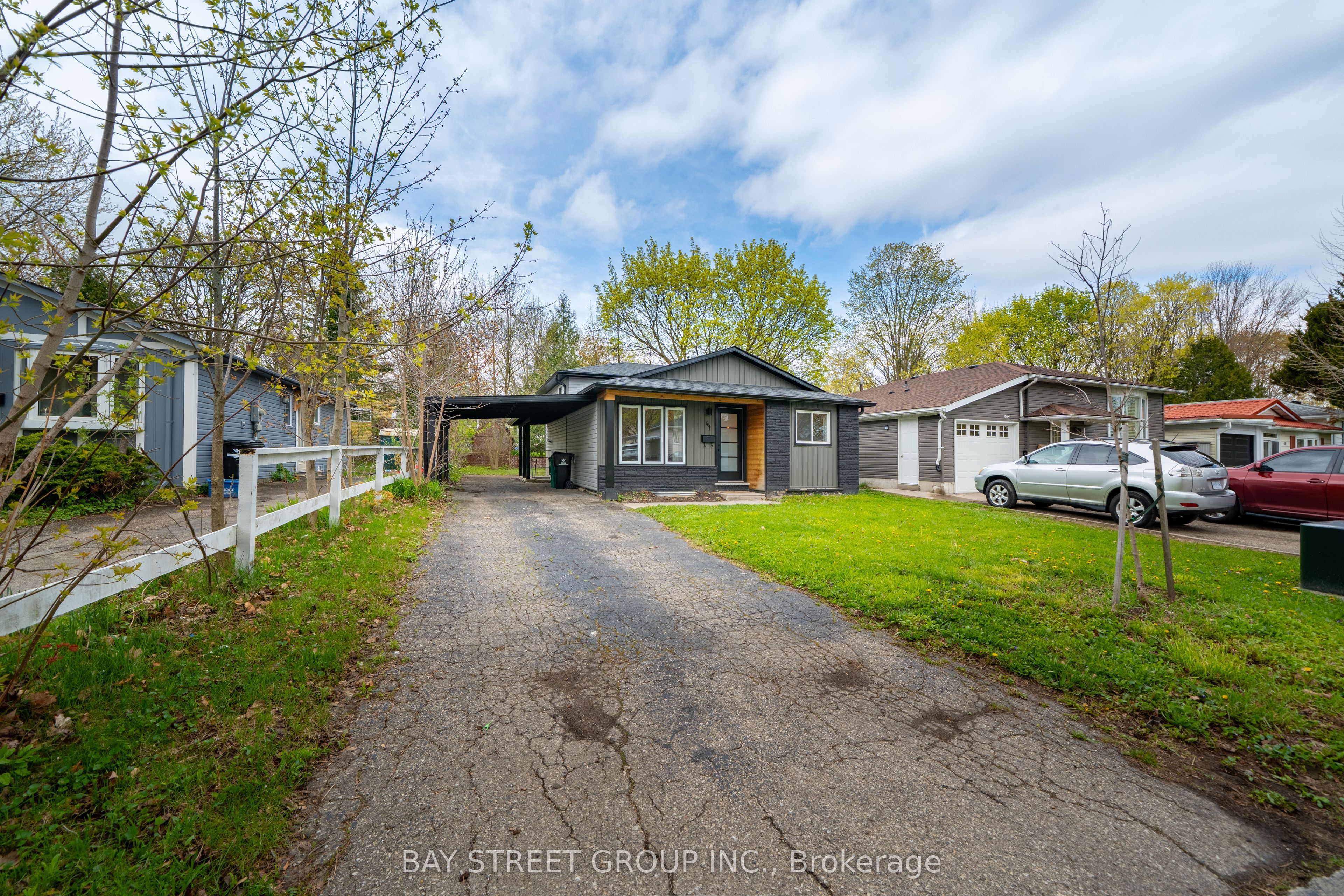 41 Helene Crescent, Waterloo, ON N2L 5E6 photo 3