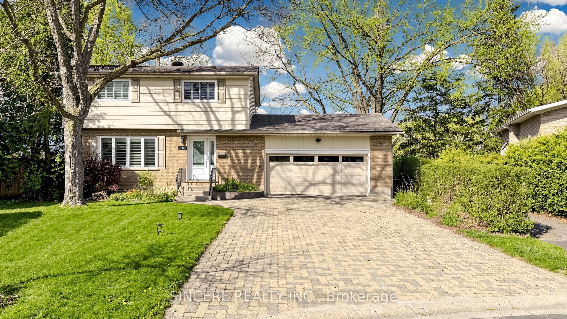 592 Canewood Crescent, Waterloo, ON N2L 5P5