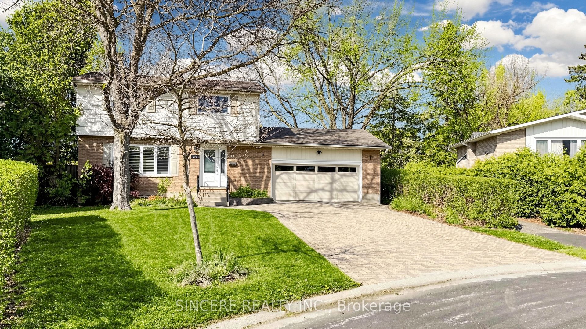 592 Canewood Crescent, Waterloo, ON N2L 5P5 photo 2