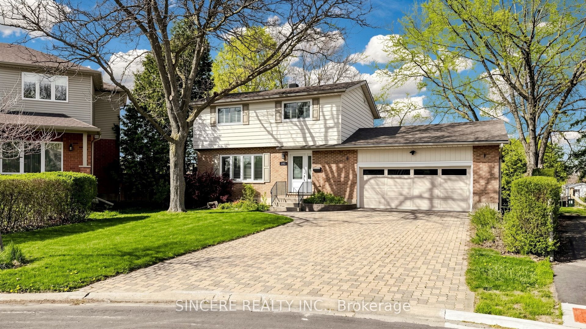 592 Canewood Crescent, Waterloo, ON N2L 5P5 photo 3