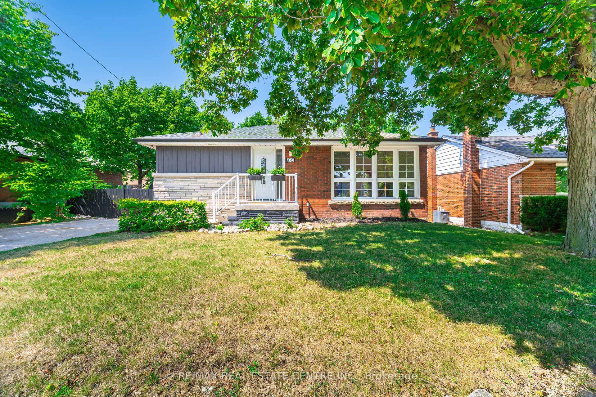 166 Terrace Drive, Hamilton, ON L9A 2Z1 photo 2