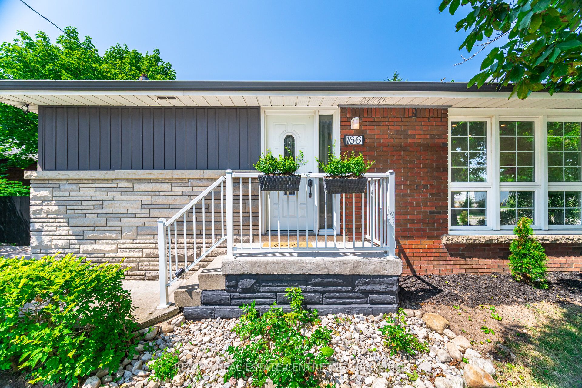 166 Terrace Drive, Hamilton, ON L9A 2Z1 photo 3