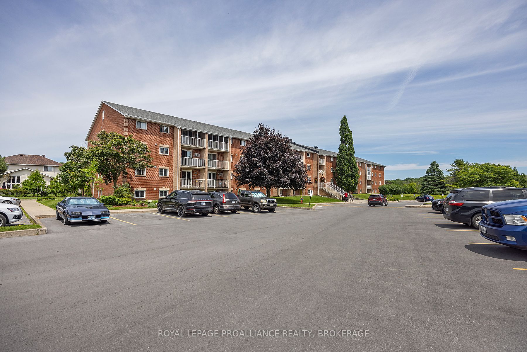 580 Armstrong Road 201, Kingston, ON K7M 8M3 photo 2