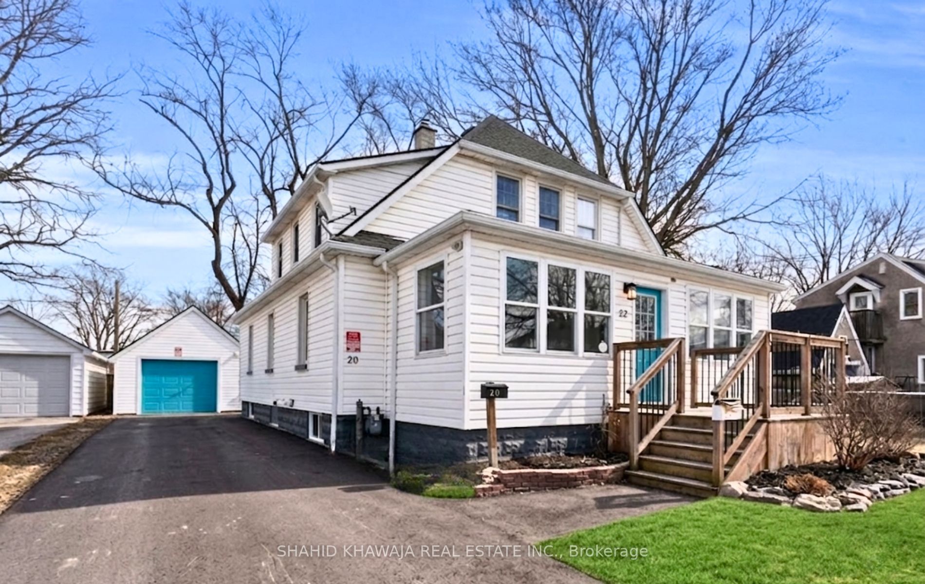 22 Lyons Avenue, Welland, ON L3B 1L7 photo 2