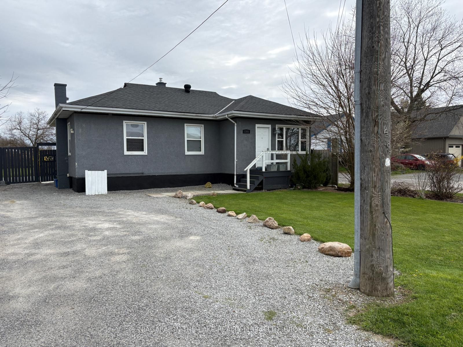 1341 Niagara Stone Road, Niagara-on-the-Lake, ON L0S 1J0 photo 2