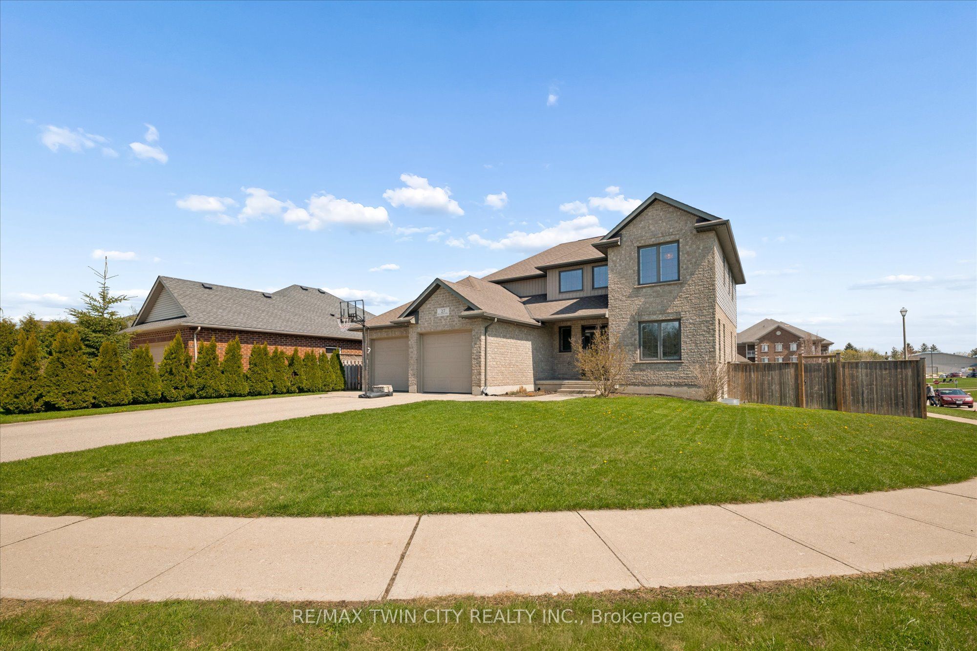 27 River Run Road, Mapleton, ON N0G 1P0 photo 2
