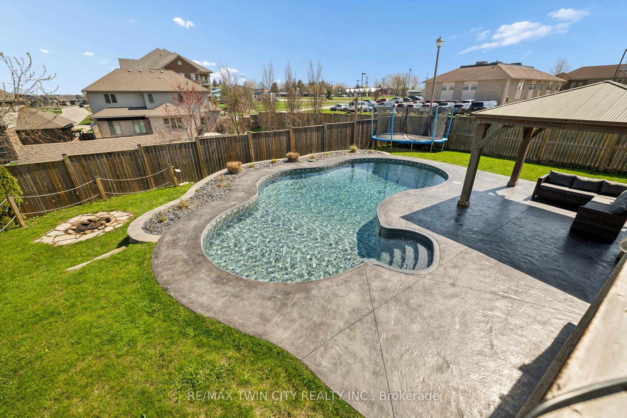 27 River Run Road, Mapleton, ON N0G 1P0 photo 5