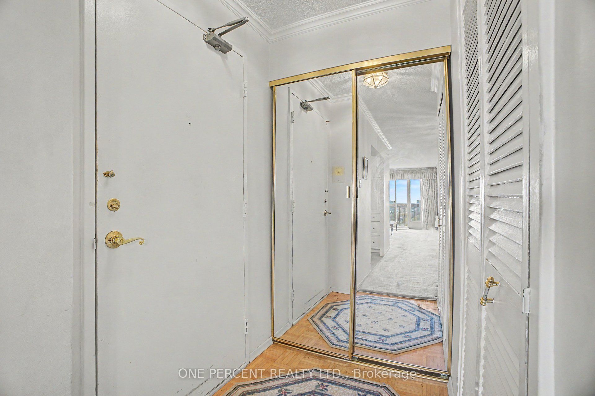 158B McArthur Avenue 1807, Vanier and Kingsview Park, ON K1L 8C9 photo 2