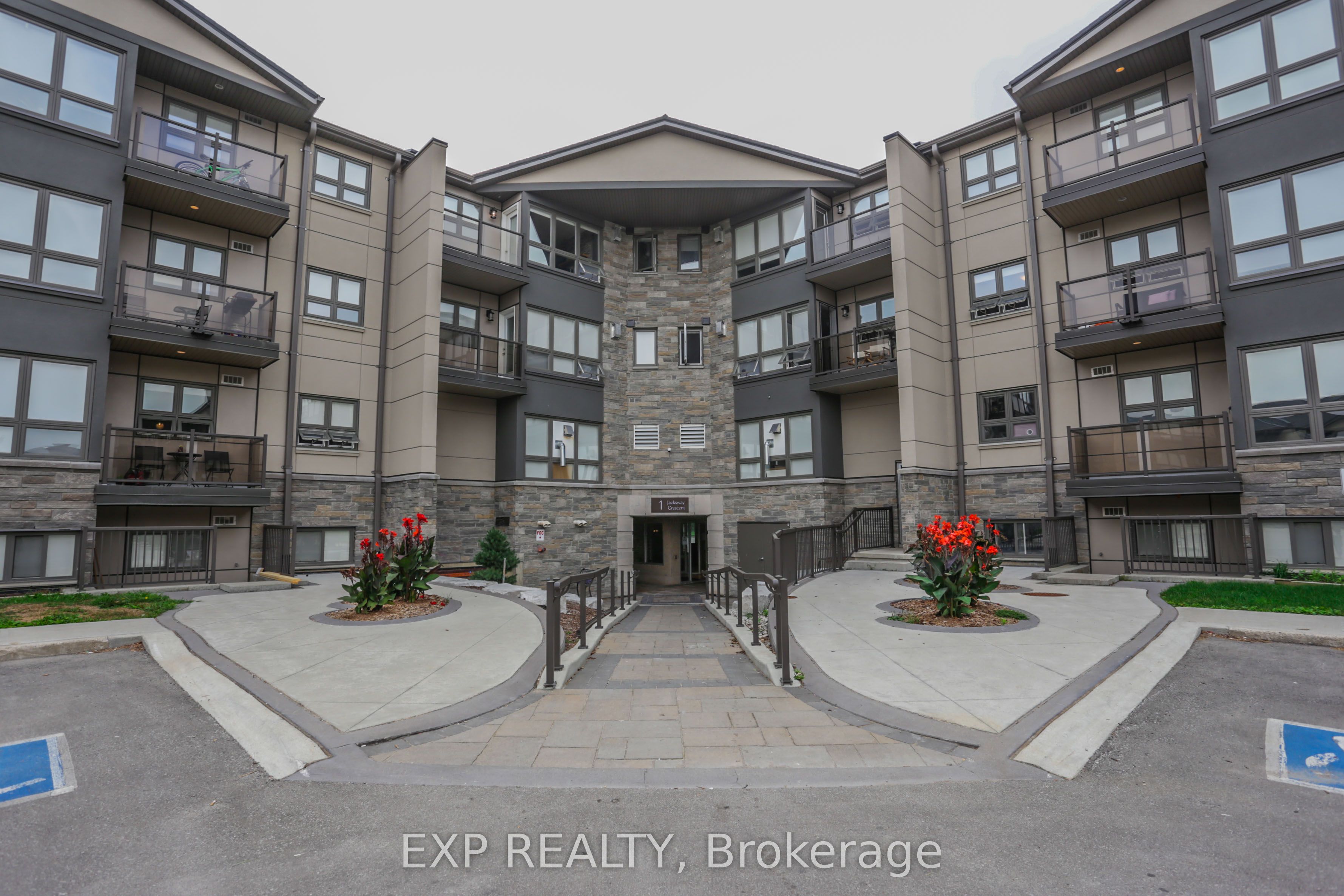 1 Jacksway Crescent 108, London North, ON N5X 3T5