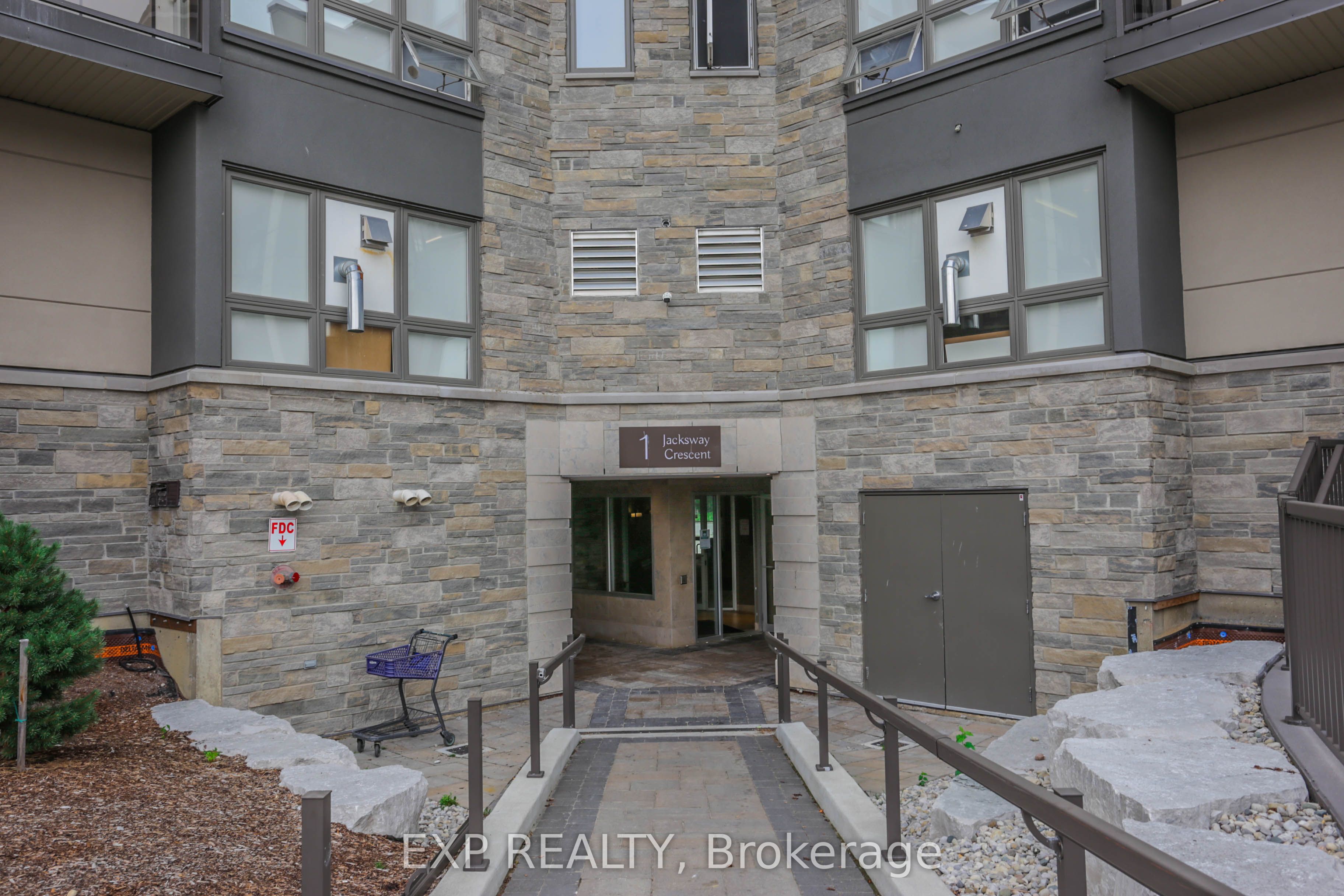 1 Jacksway Crescent 108, London North, ON N5X 3T5 photo 2