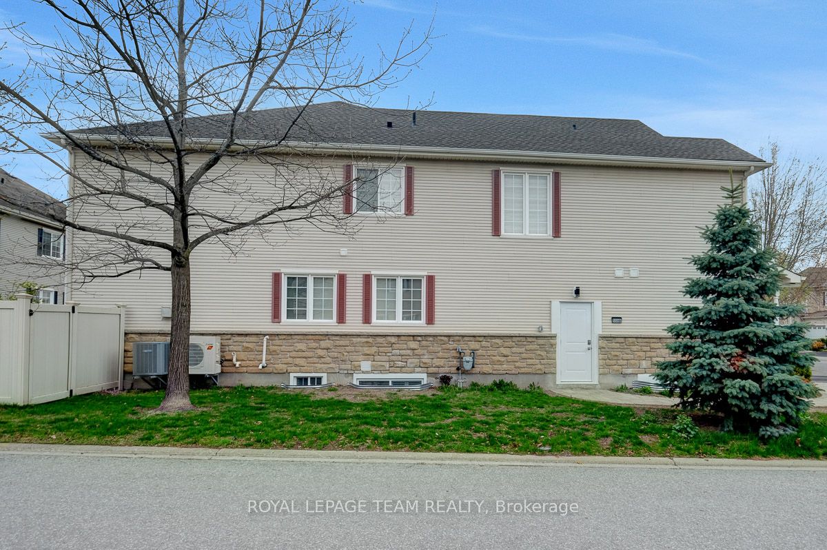 558 Ashbourne Crescent B, Barrhaven, ON K2J 0P6 photo 4