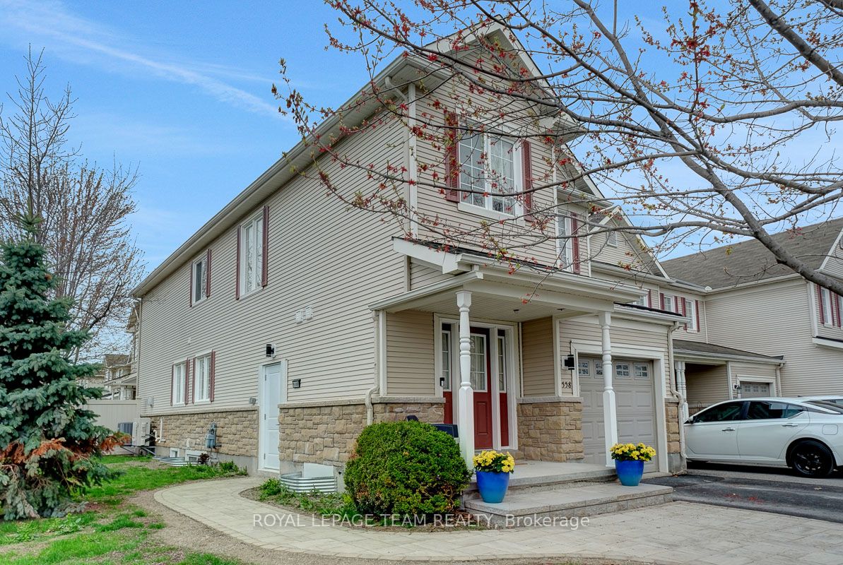 558 Ashbourne Crescent B, Barrhaven, ON K2J 0P6 photo 5