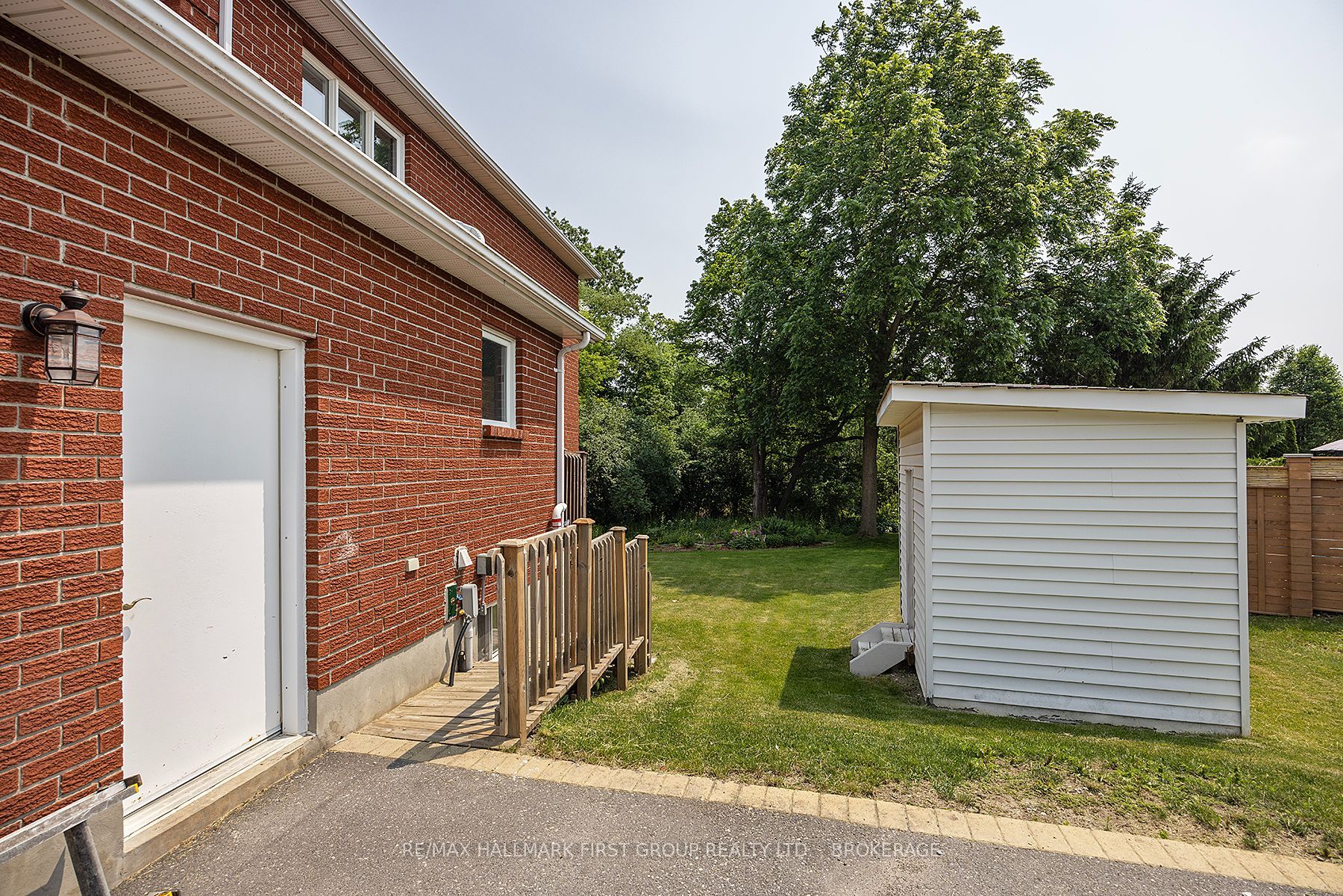 272 FRIARHILL Crescent, Kingston, ON K7M 8P4 photo 4