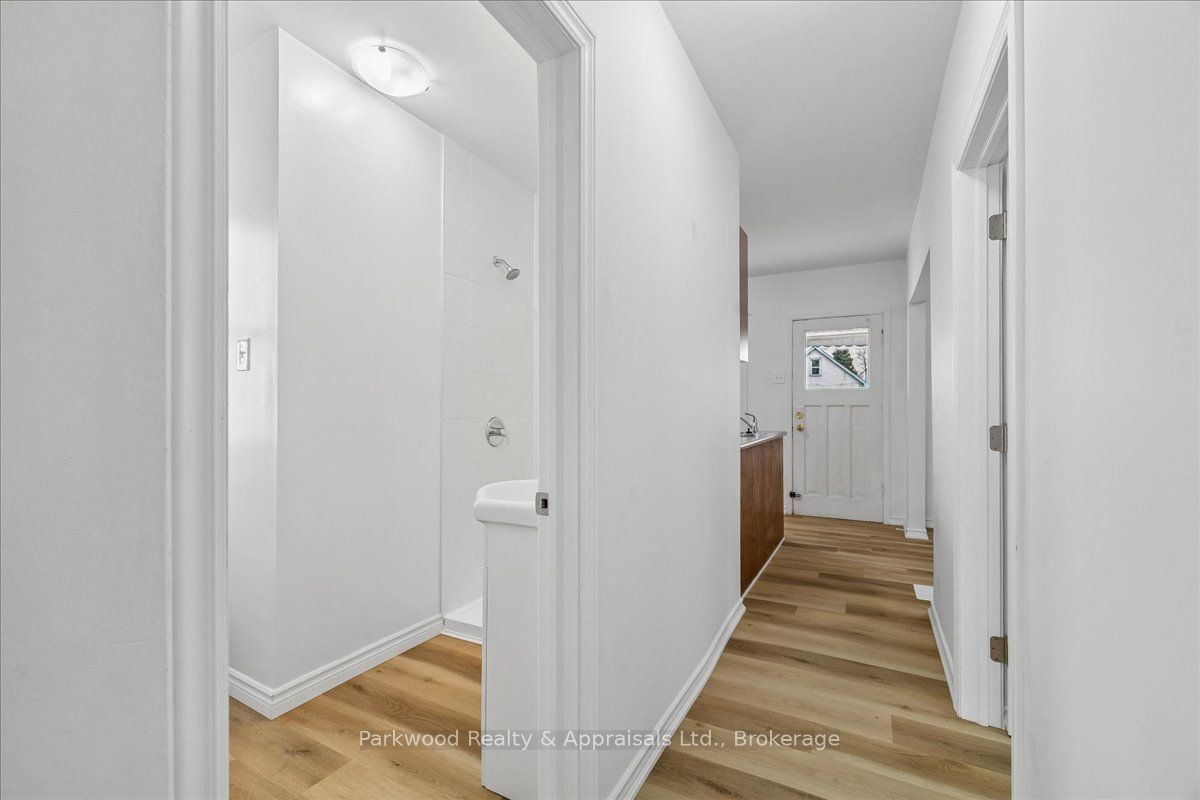 114 Garside Avenue N, Hamilton, ON L8H 4W3 photo 4