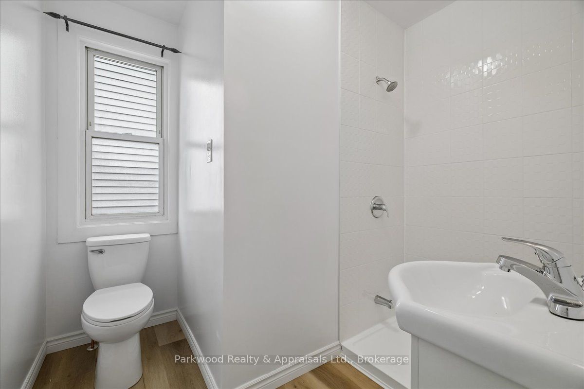 114 Garside Avenue N, Hamilton, ON L8H 4W3 photo 5