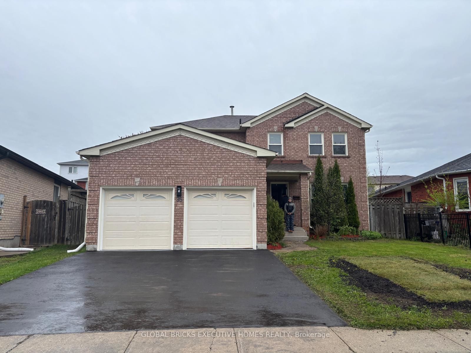 35 Attwood Drive, Cambridge, ON N1T 1L4