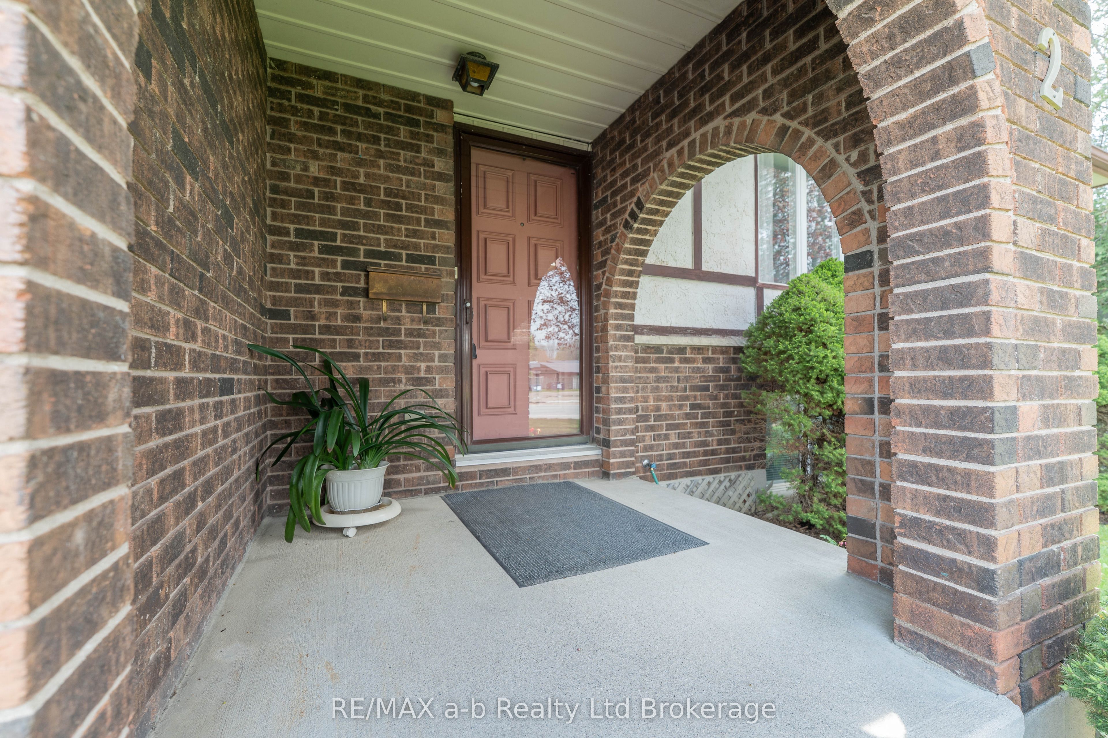 2 Cranberry Road, Tillsonburg, ON N4G 4Y9 photo 4