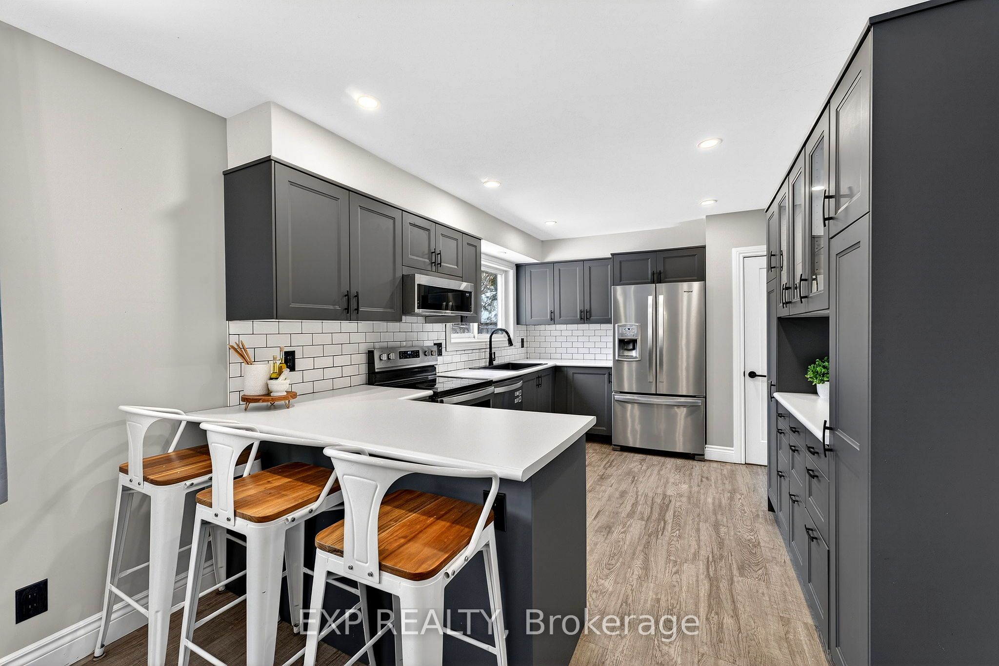 266 Bleecker Avenue, Belleville, ON K8N 3V4 photo 2