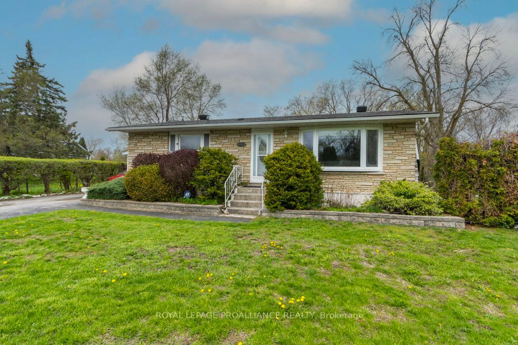 86 Store Street, Quinte West, ON K8V 4J2