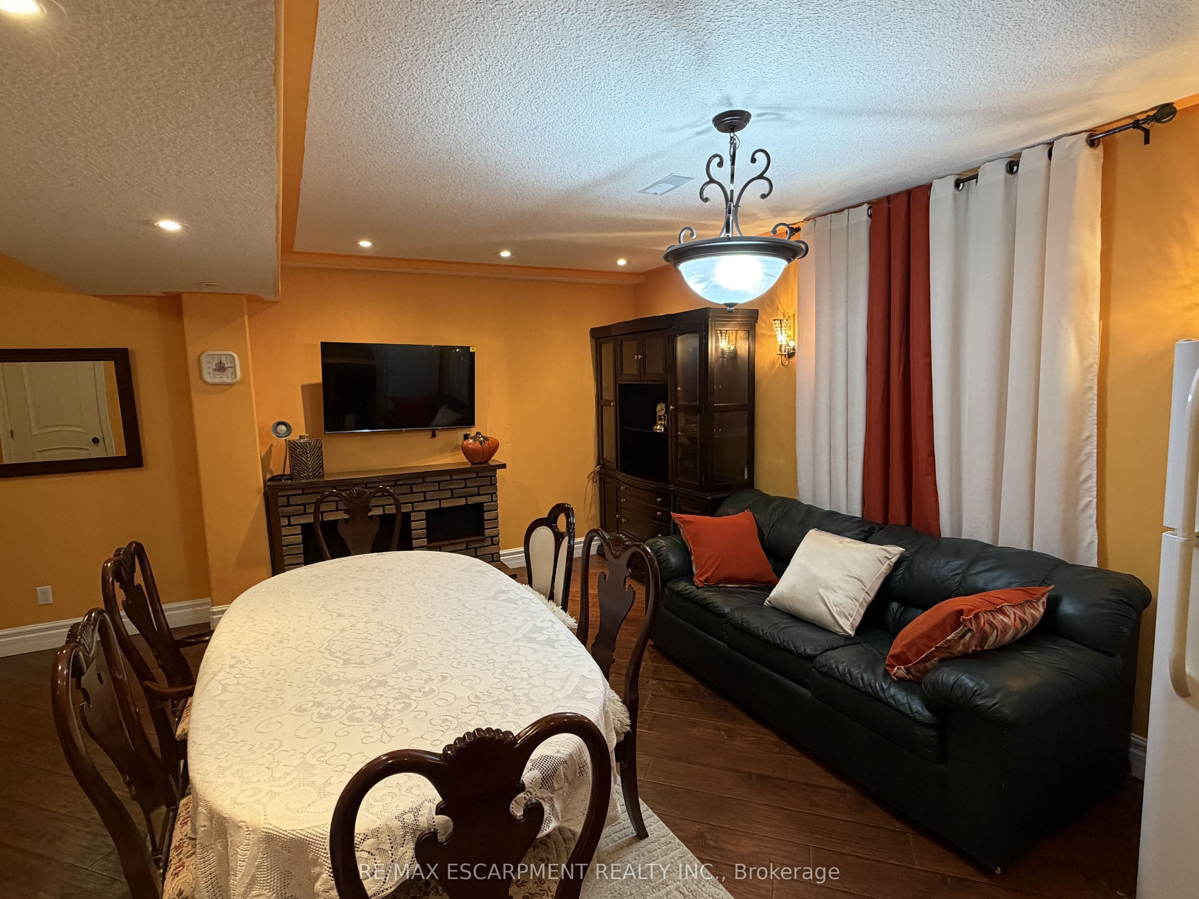 2 PINERIDGE Drive, Hamilton, ON L9A 5K2 photo 4