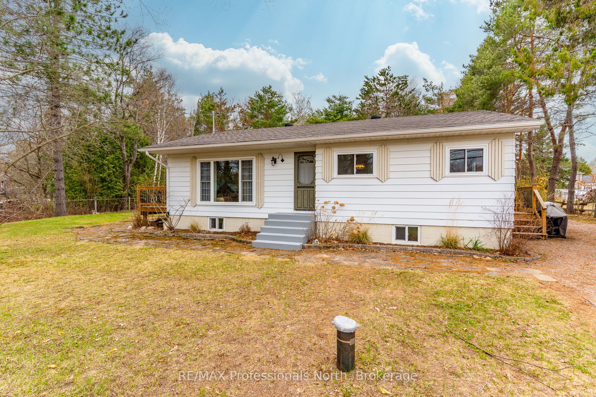 2195 Loop Road, Highlands East, ON K0L 3C0 photo 2