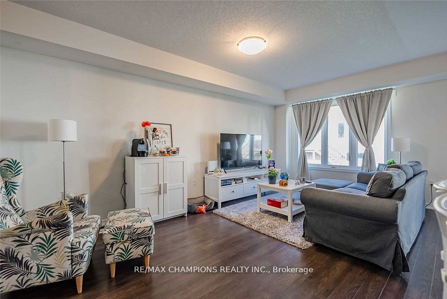 7732 White Pine Crescent, Niagara Falls, ON L2H 3R5 photo 5