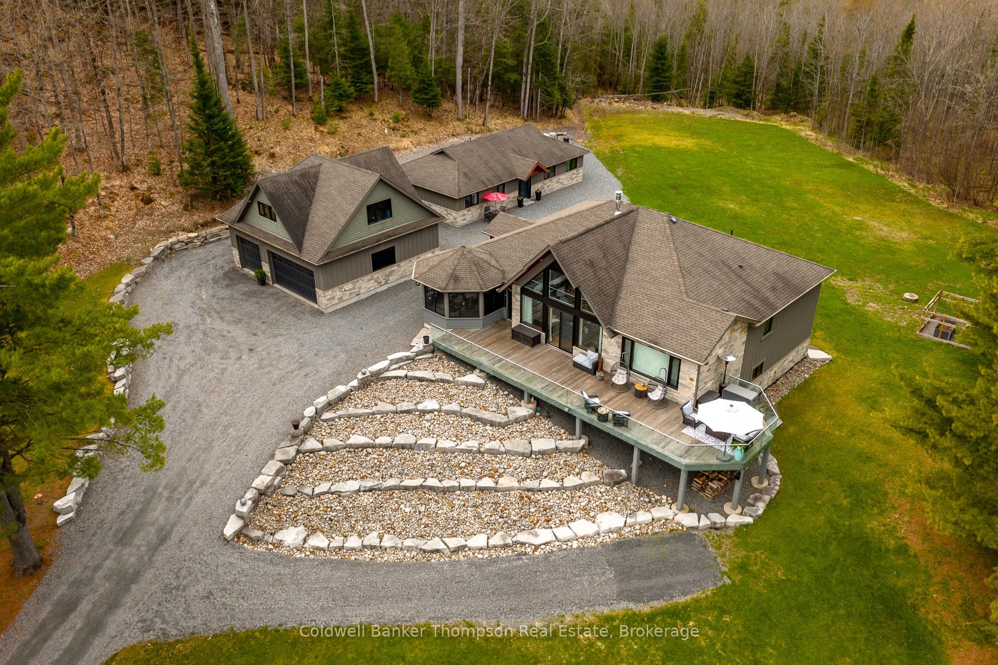 112 Fitzgerald Drive, Huntsville, ON P0B 1M0