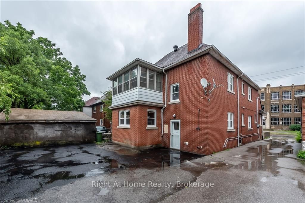 104 LONGWOOD Road S 2 Room #1, Hamilton, ON L8S 1S6 photo 5