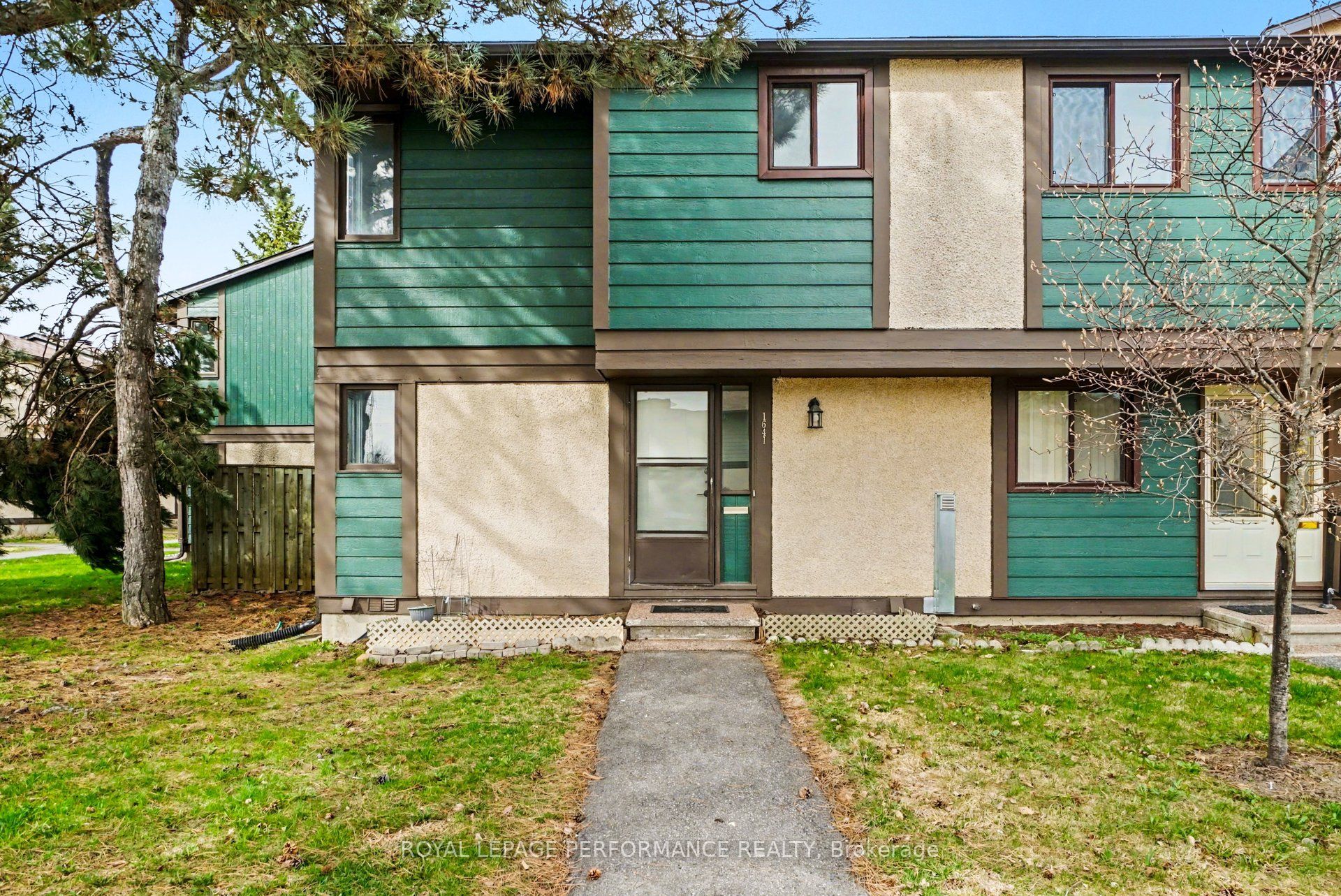 1641 Meadowbrook Road, Cyrville - Carson Grove - Pineview, ON K1B 4W6