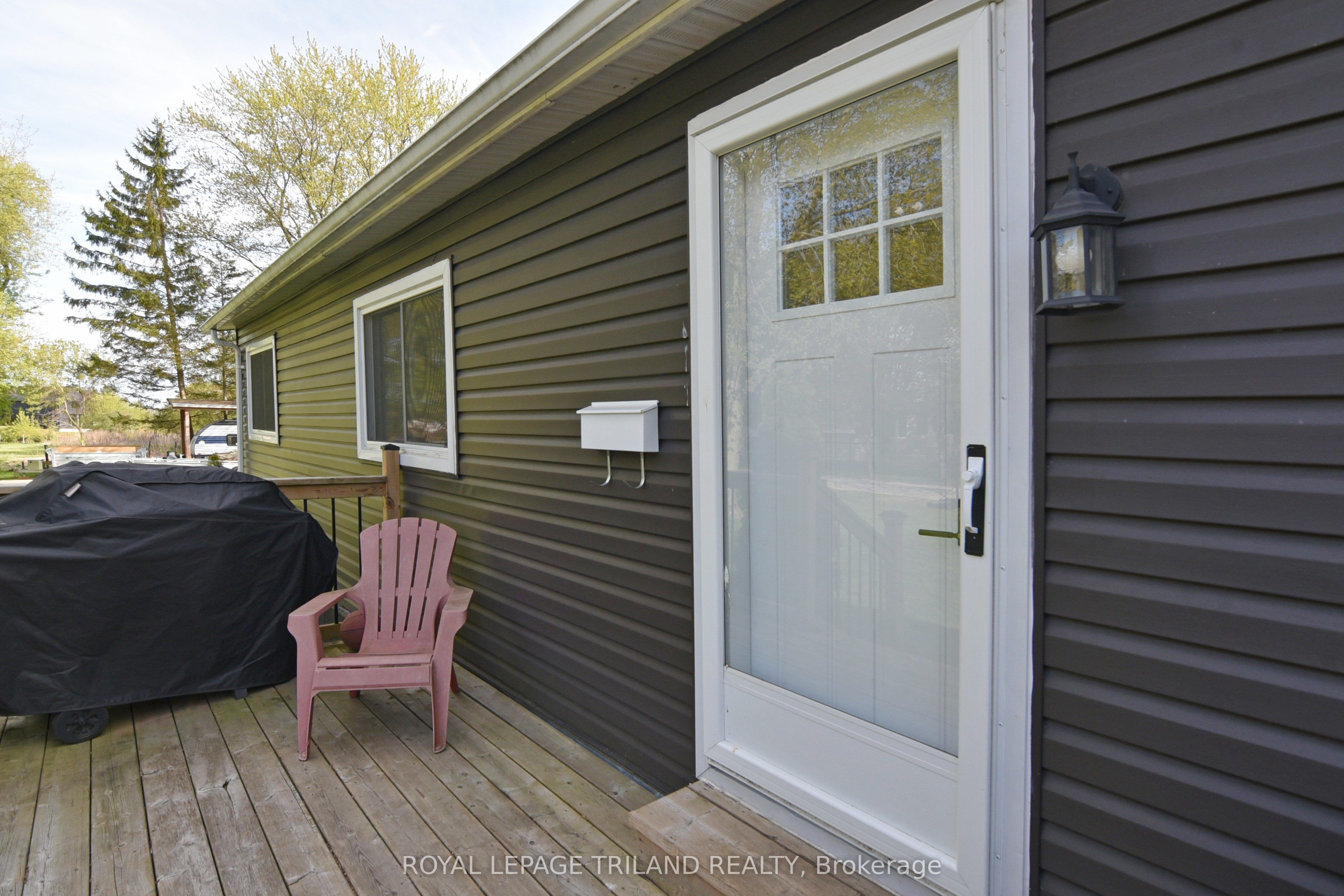 9967 Eric Street, Lambton Shores, ON N0M 2N0 photo 3