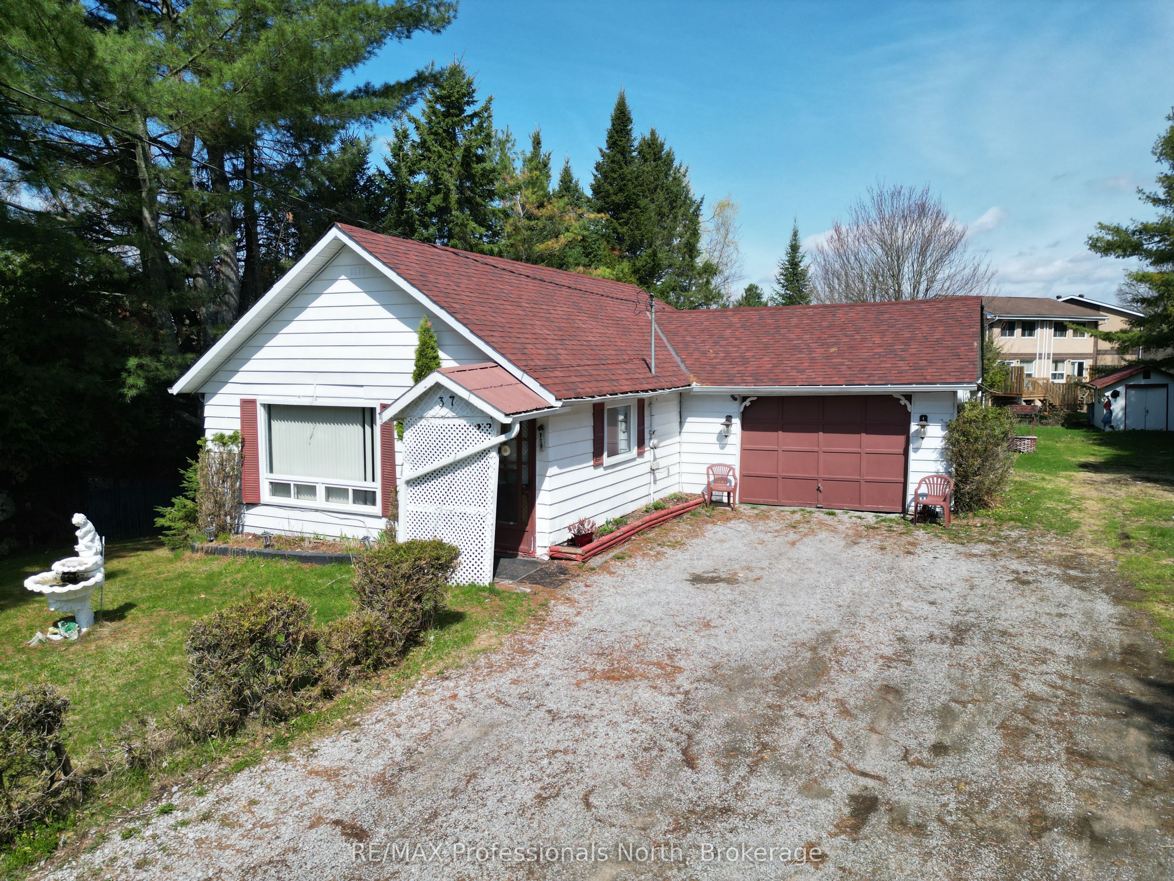 37 Prince Street, Minden Hills, ON K0M 2K0