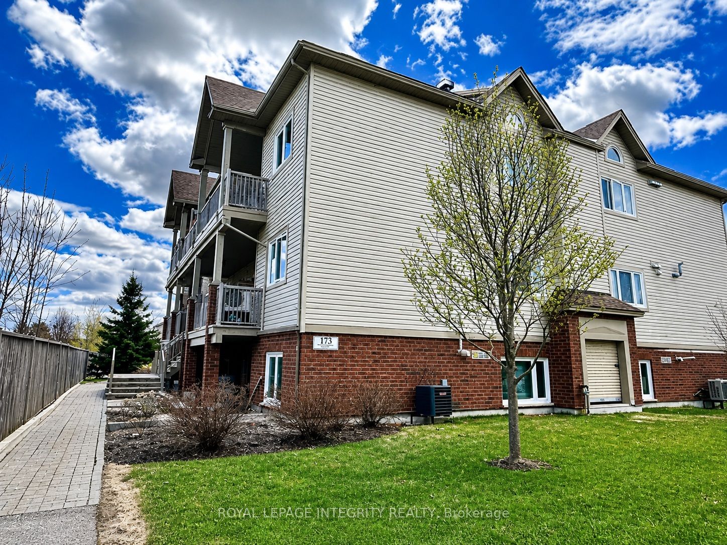 173 Crestway Drive A, Barrhaven, ON K2G 7C8